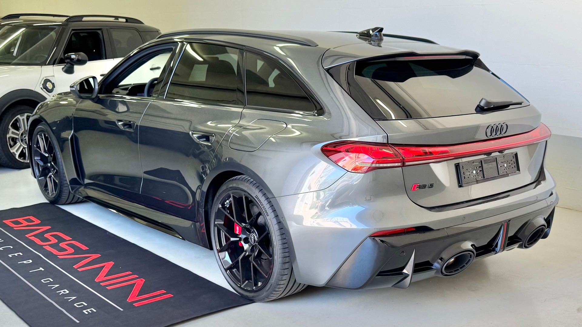 AUDI RS 5 Avant TFSI 470 kW Tiptronic quattro ## Auto CH 🇨🇭 gratis service ** disponibile da subito/sofort lieferbar-image-3