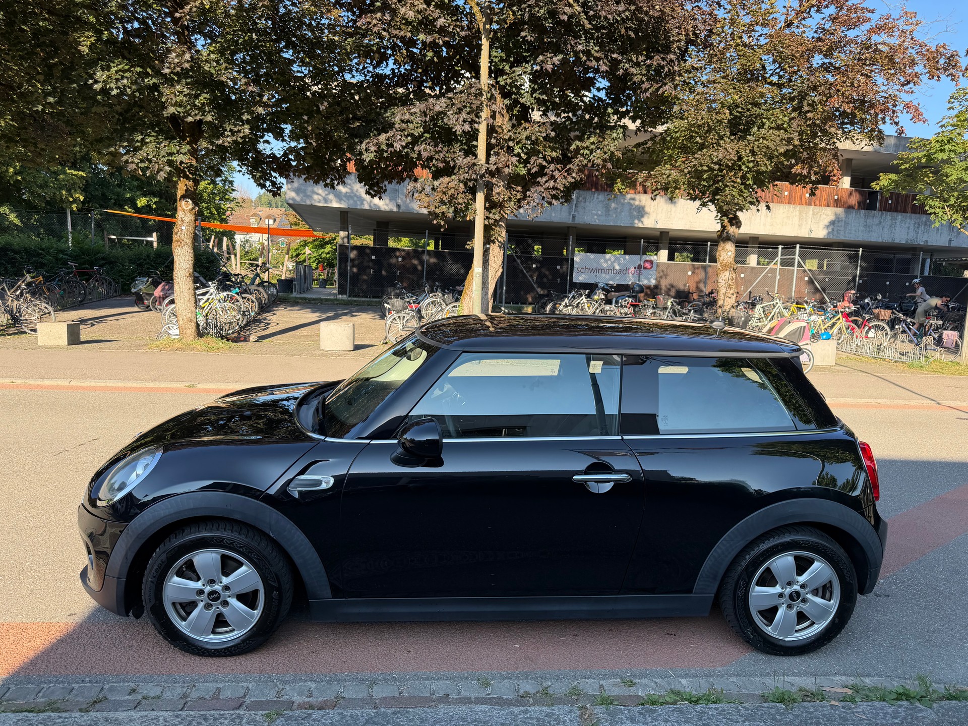 MINI COOPER-showroom-element-2