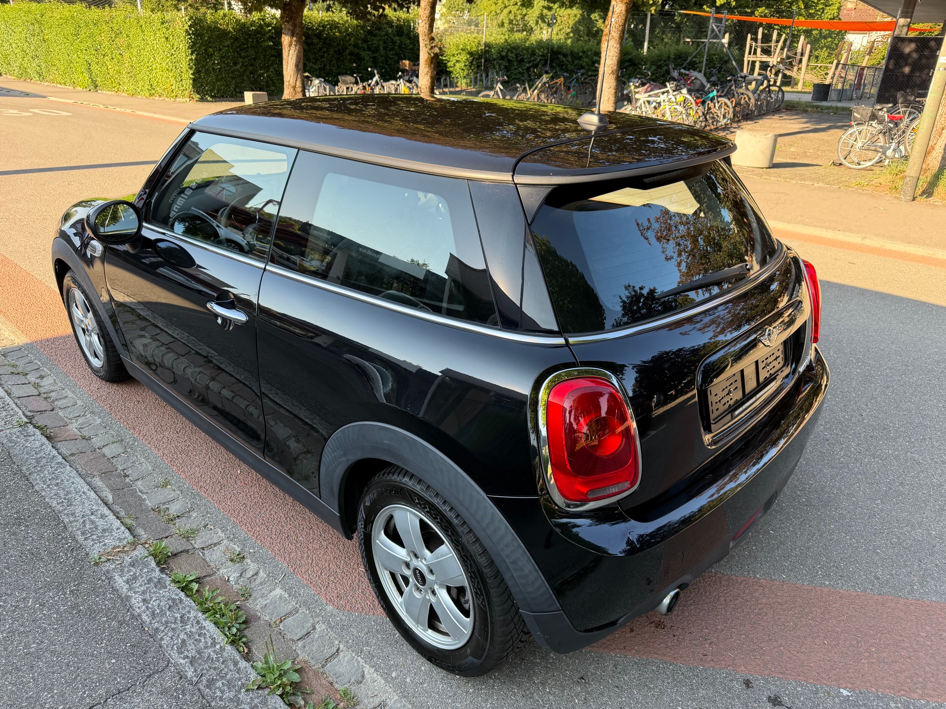MINI COOPER-showroom-element-1