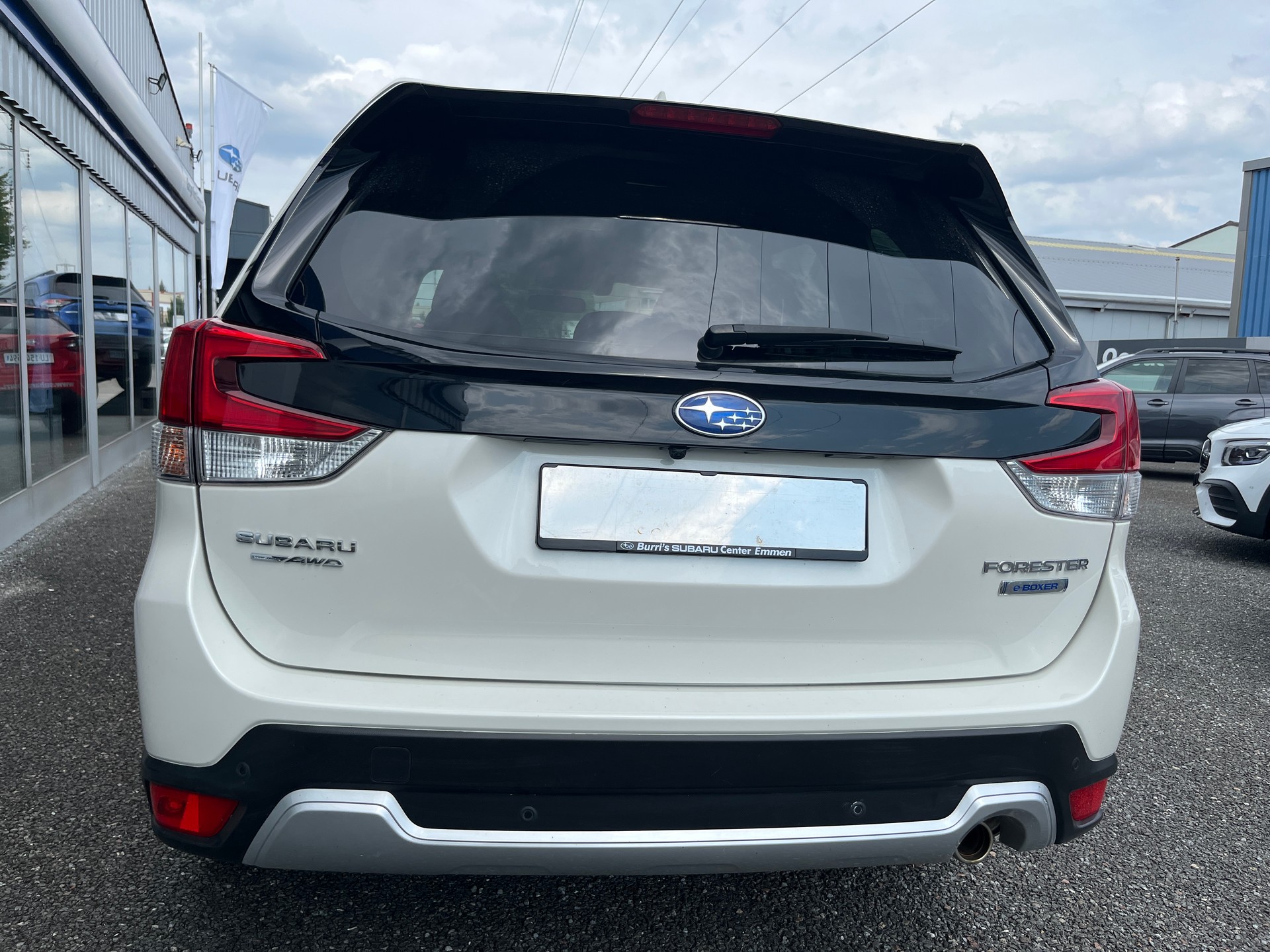 SUBARU Forester 2.0i e-BOXER Swiss Plus-showroom-element-3