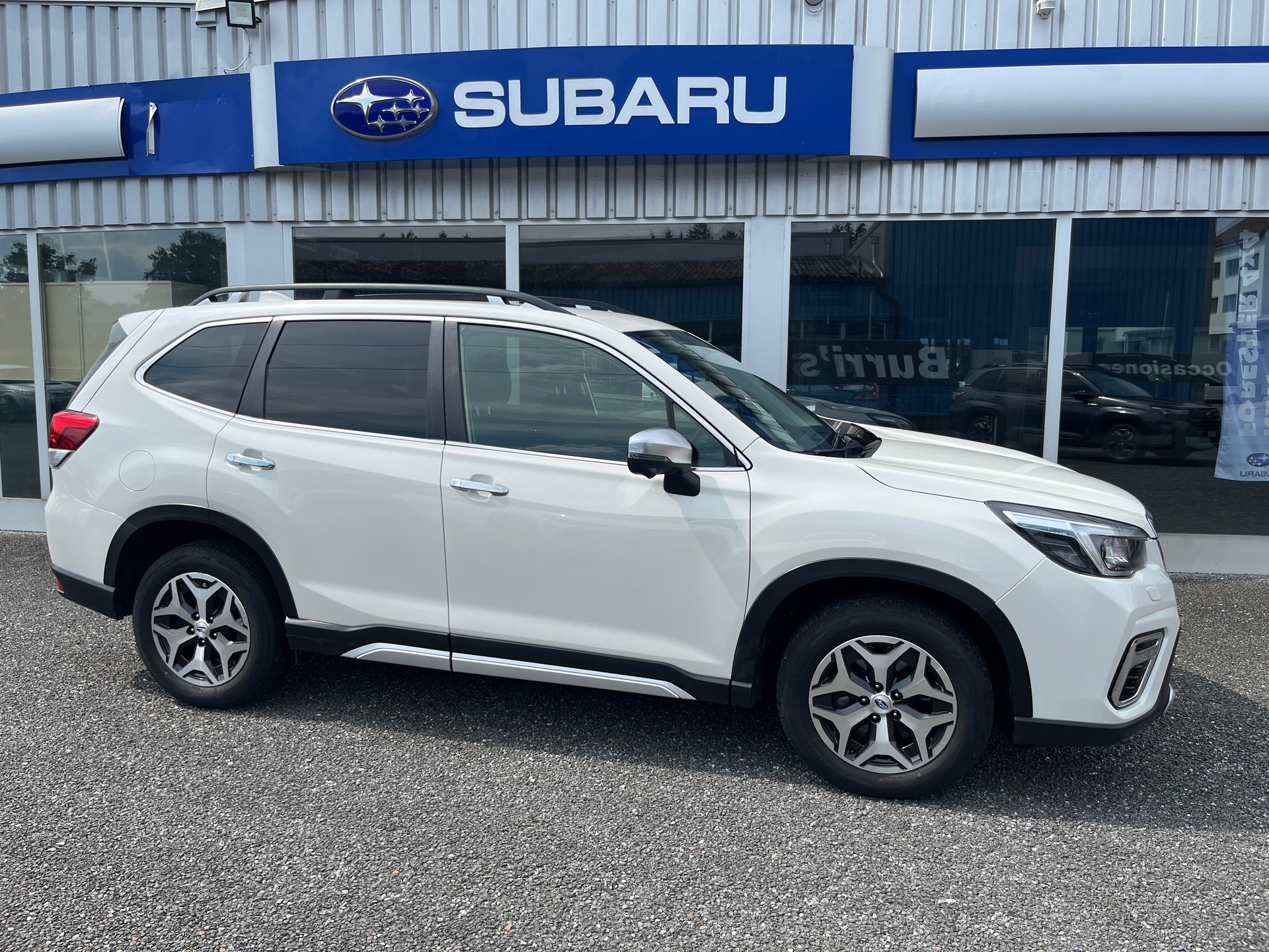 SUBARU Forester 2.0i e-BOXER Swiss Plus-showroom-element-1