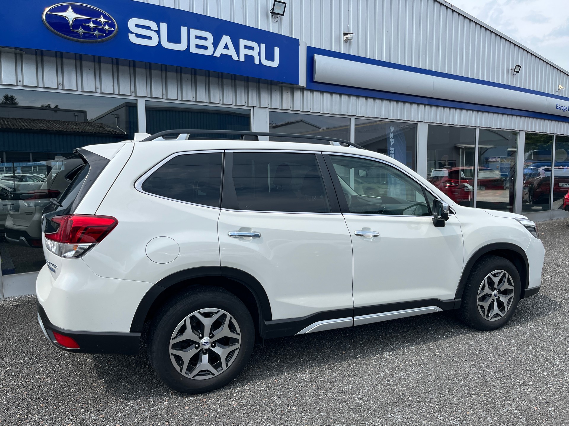 SUBARU Forester 2.0i e-BOXER Swiss Plus-showroom-element-2
