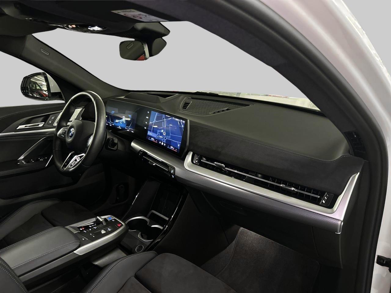 BMW iX2 30 xDrive M Sport-image-13