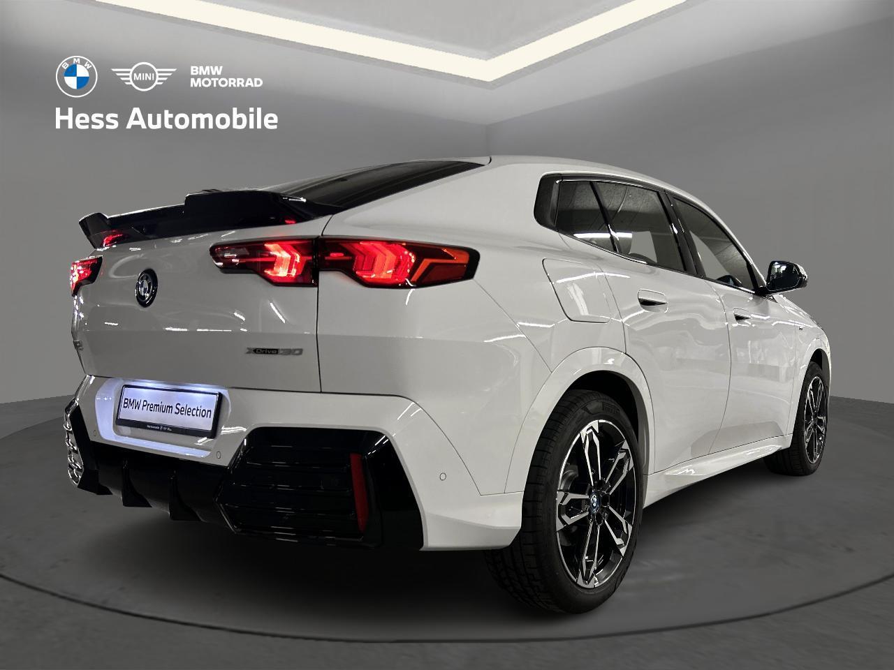BMW iX2 30 xDrive M Sport-showroom-element-3