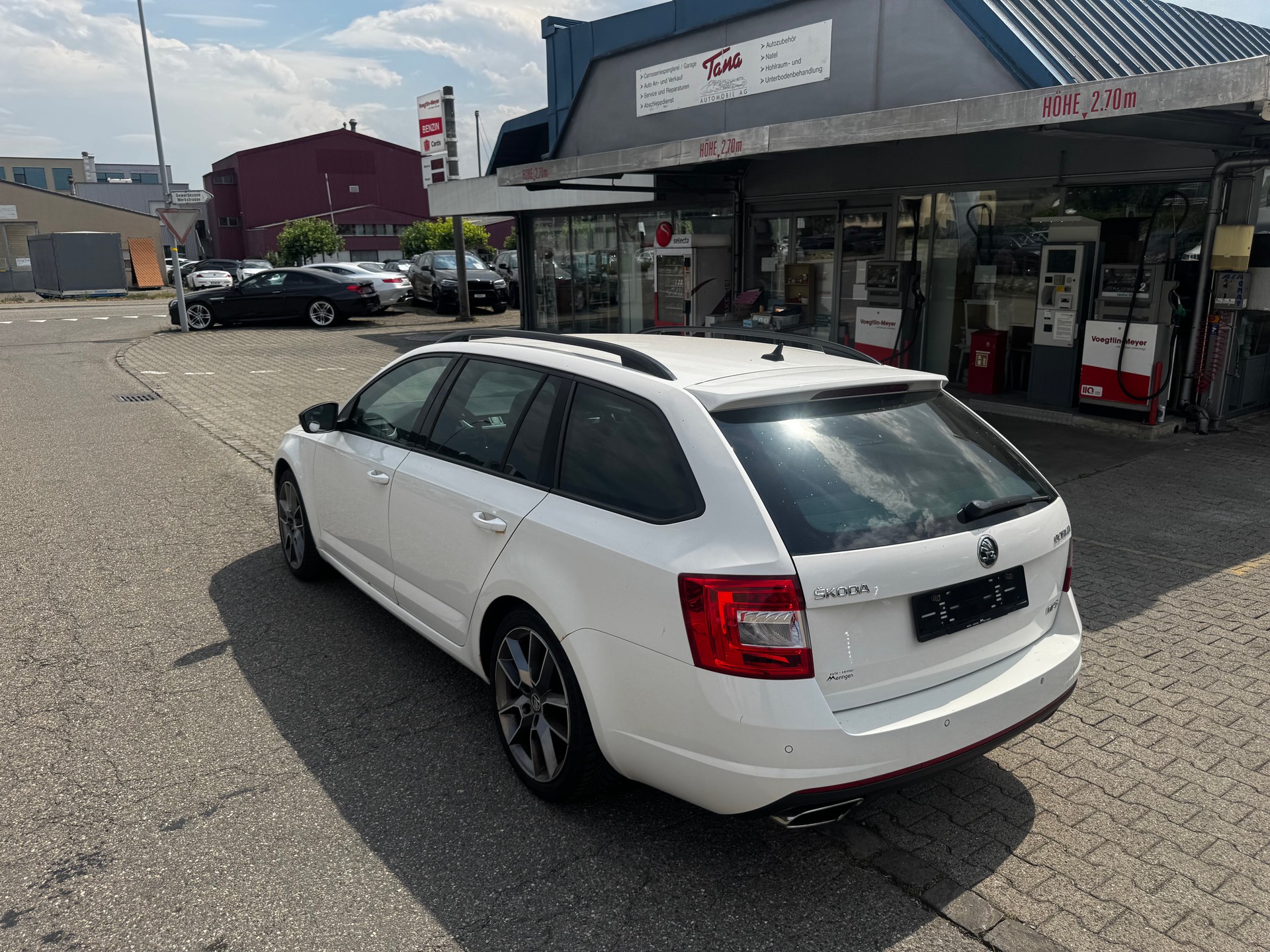 SKODA Octavia Combi 2.0 TSI RS-image-3