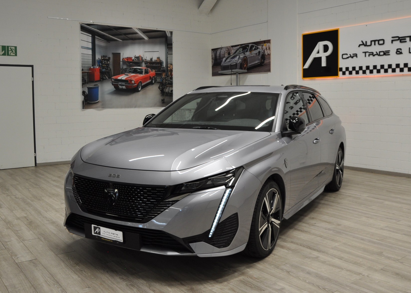 PEUGEOT 308 SW 1.2 HEV 136 GT-image-8