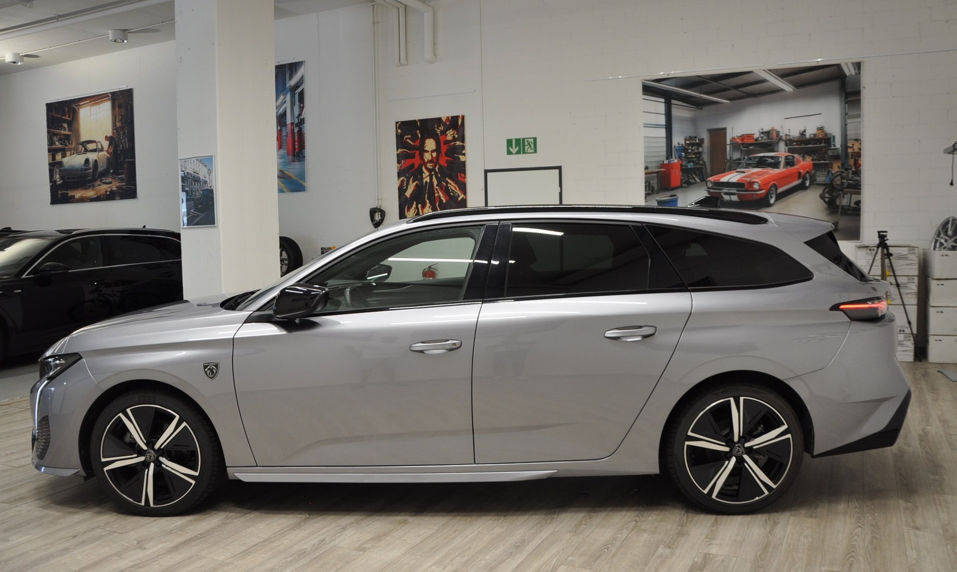 PEUGEOT 308 SW 1.2 HEV 136 GT-showroom-element-3