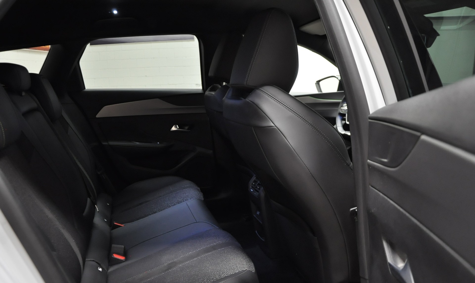 PEUGEOT 308 SW 1.2 HEV 136 GT-image-14
