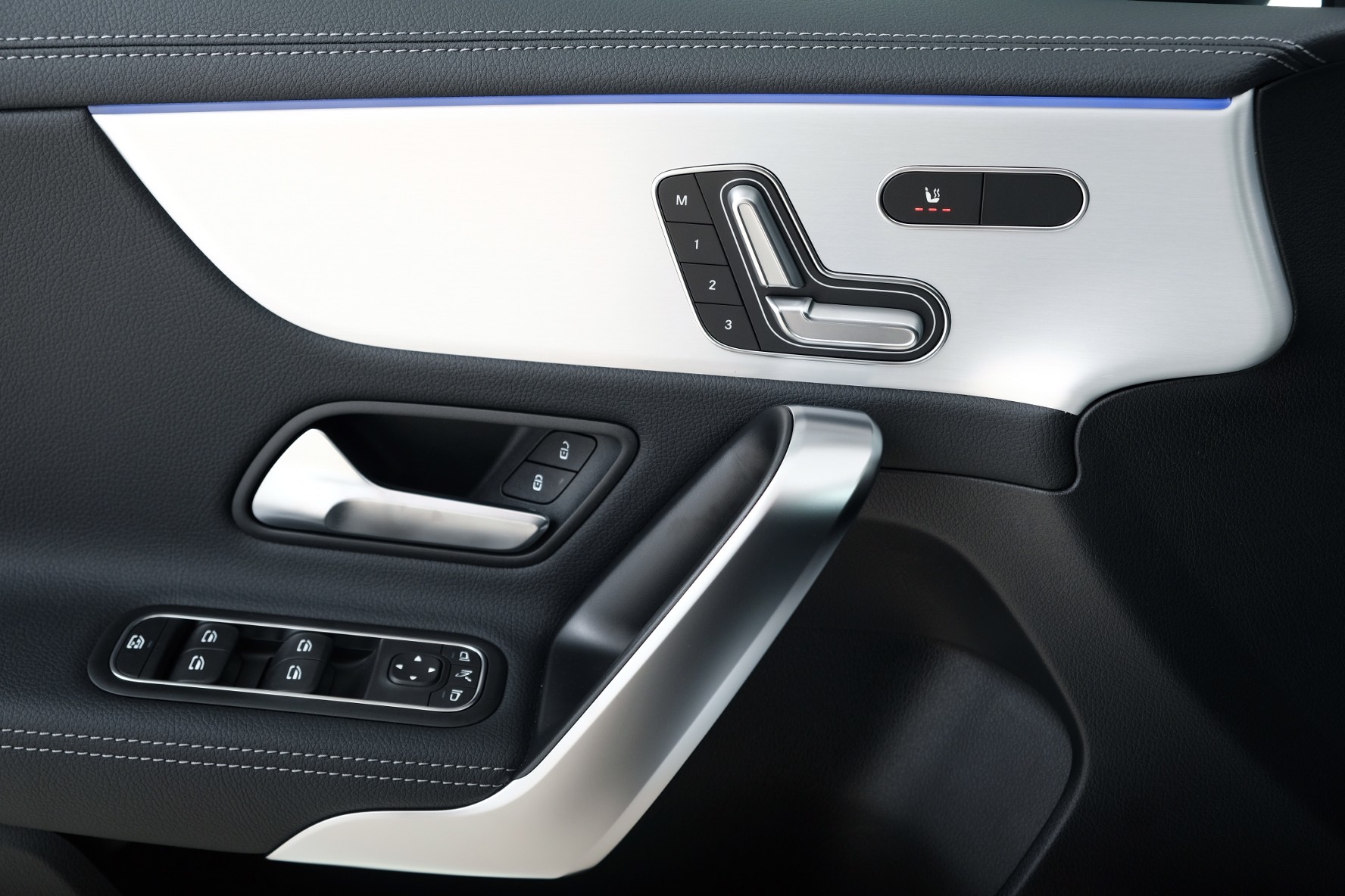MERCEDES-BENZ A 250 4Matic 8G-DCT-image-9