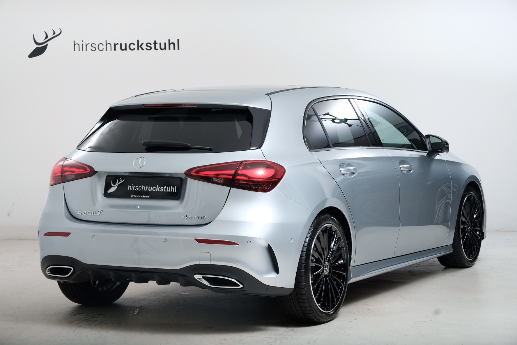 MERCEDES-BENZ A 250 4Matic 8G-DCT-showroom-element-3