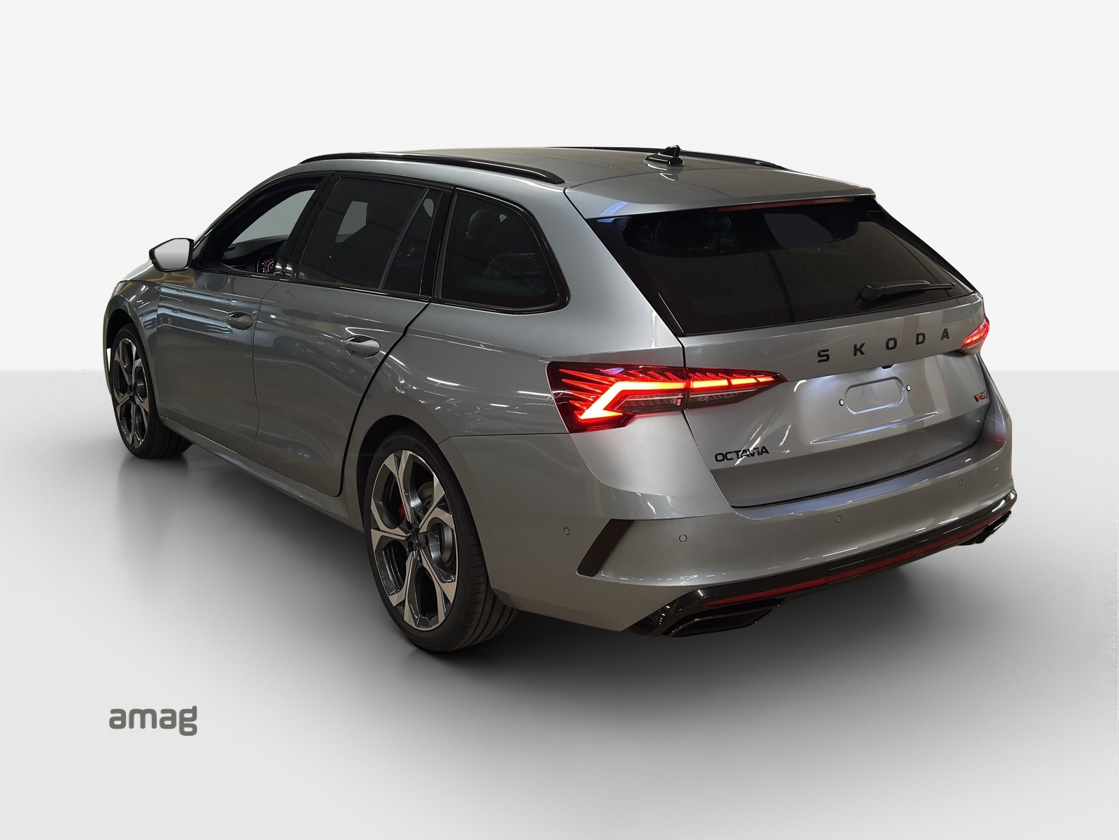 SKODA Octavia Combi 2.0 TSI DSG RS 30 Years Edition-showroom-element-2
