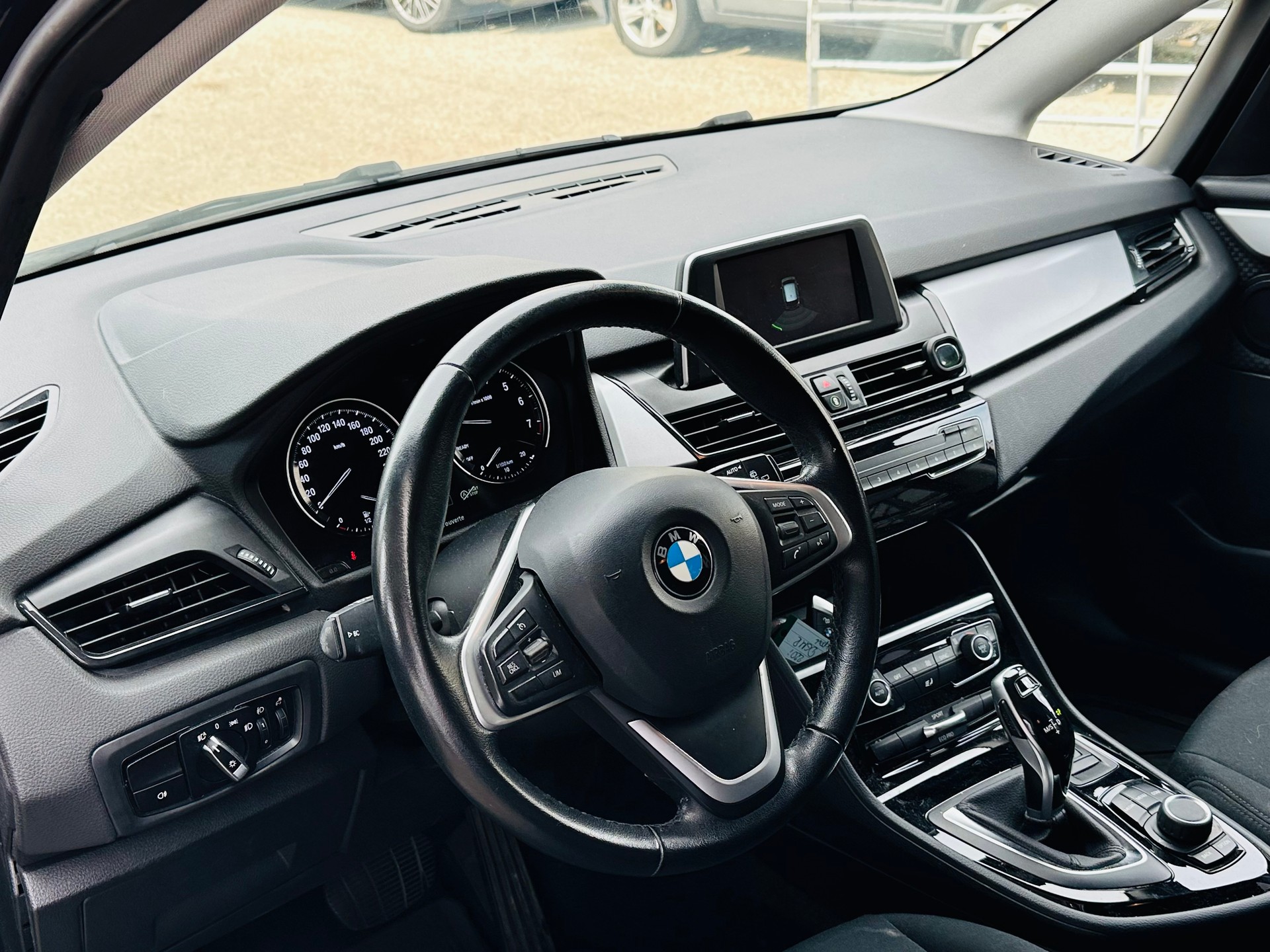 BMW 220i Active Tourer DKG-image-13