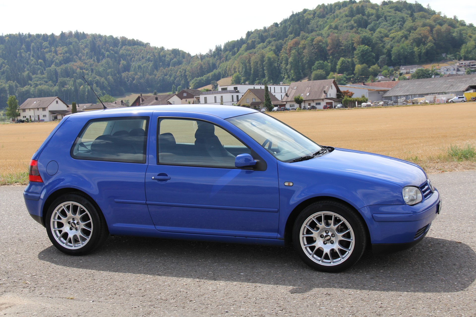 VW GTi-showroom-element-3