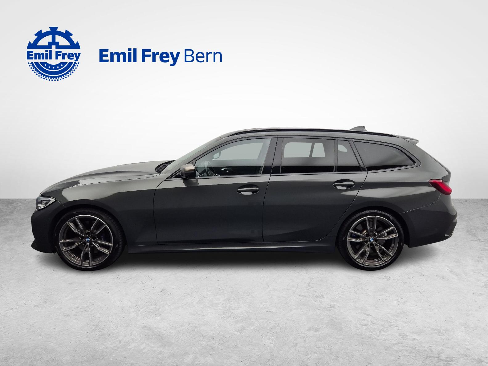 BMW M340i xDrive Touring-showroom-element-1
