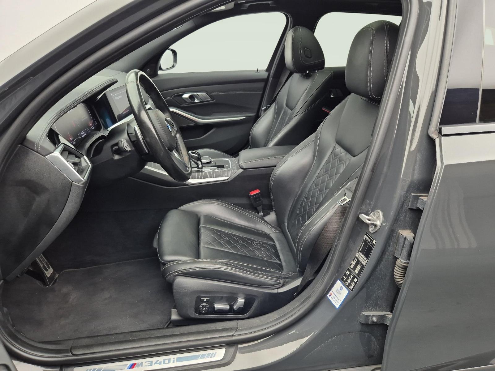 BMW M340i xDrive Touring-showroom-element-2