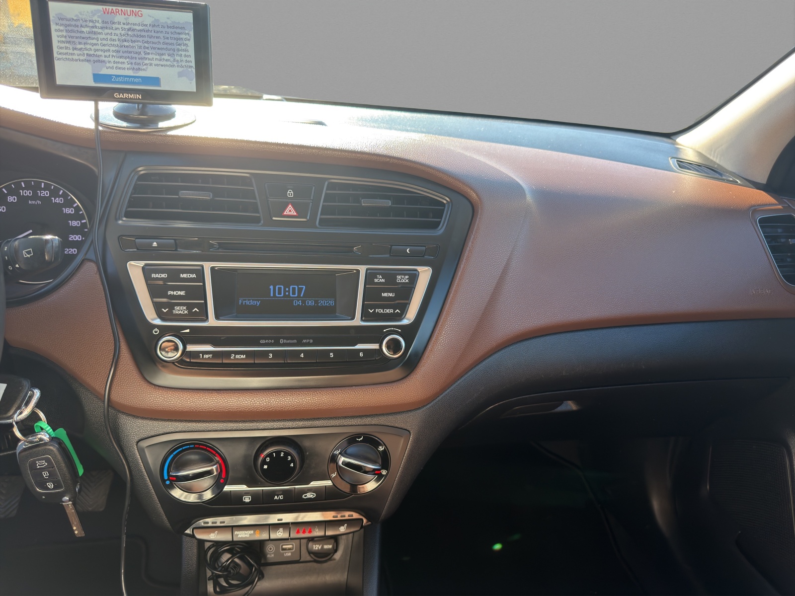 HYUNDAI i20 1.2 Amplia-image-7