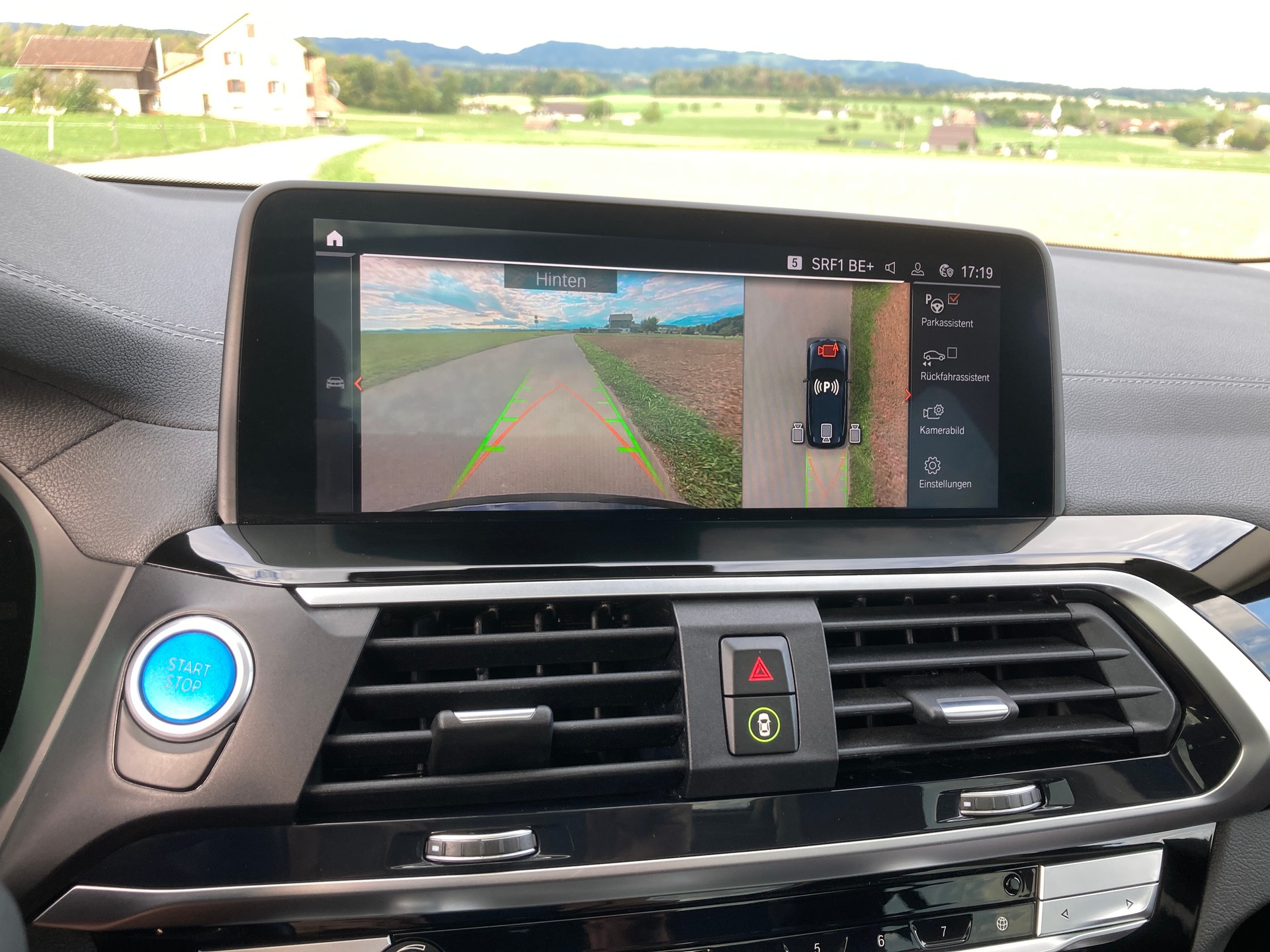 BMW iX3-image-14