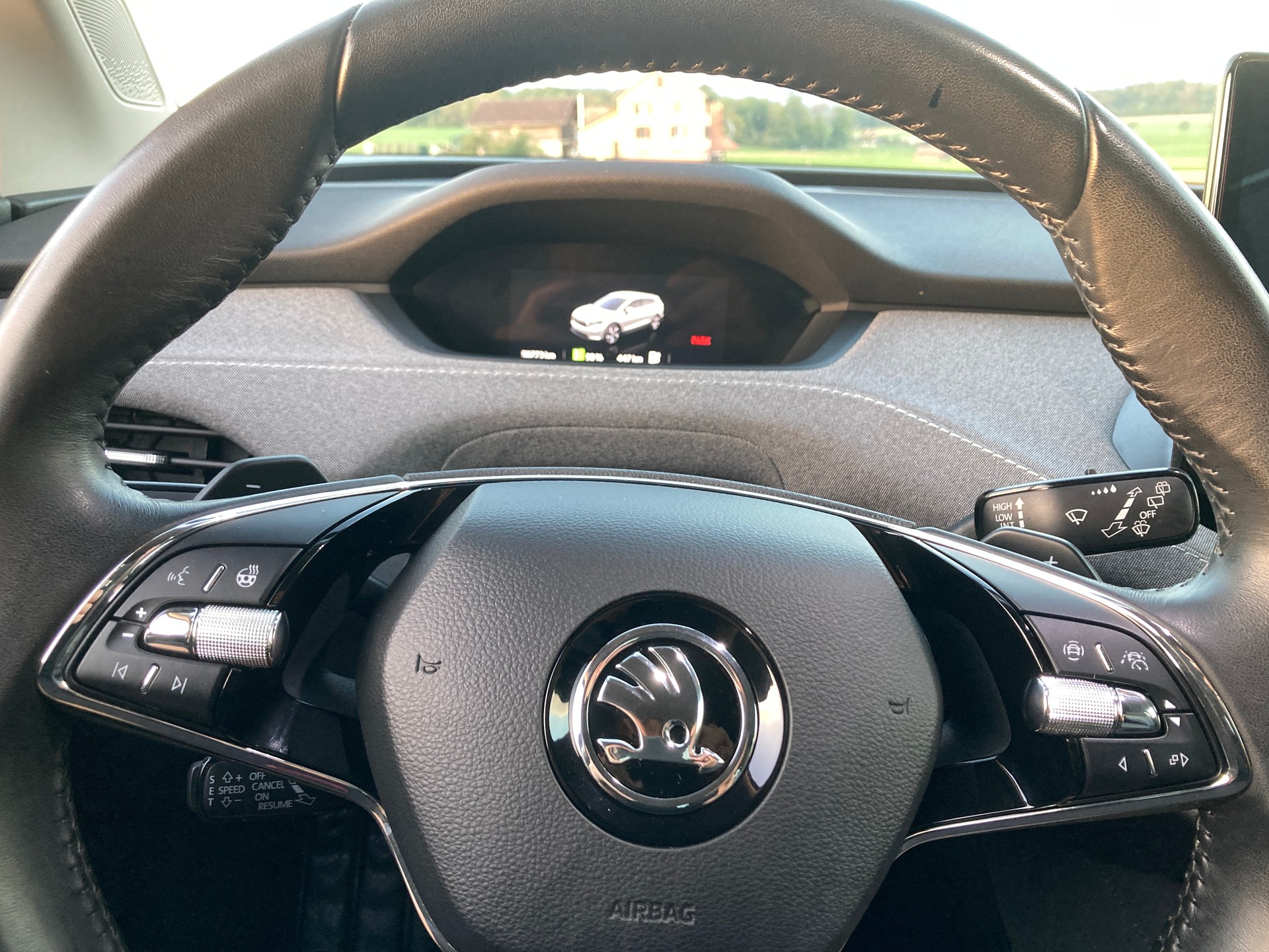 SKODA Enyaq iV 80-image-10