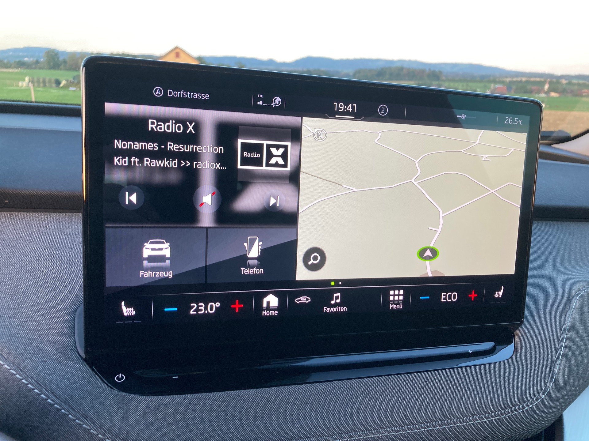 SKODA Enyaq iV 80-image-11