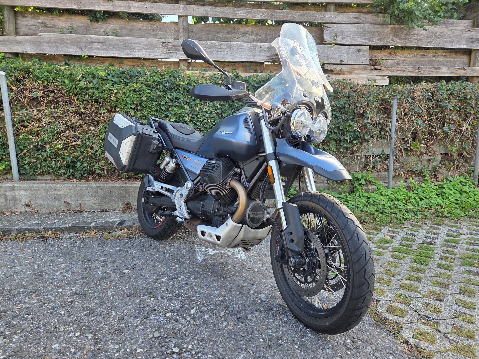 MOTO GUZZI V85 TT 850 ABS-image-2