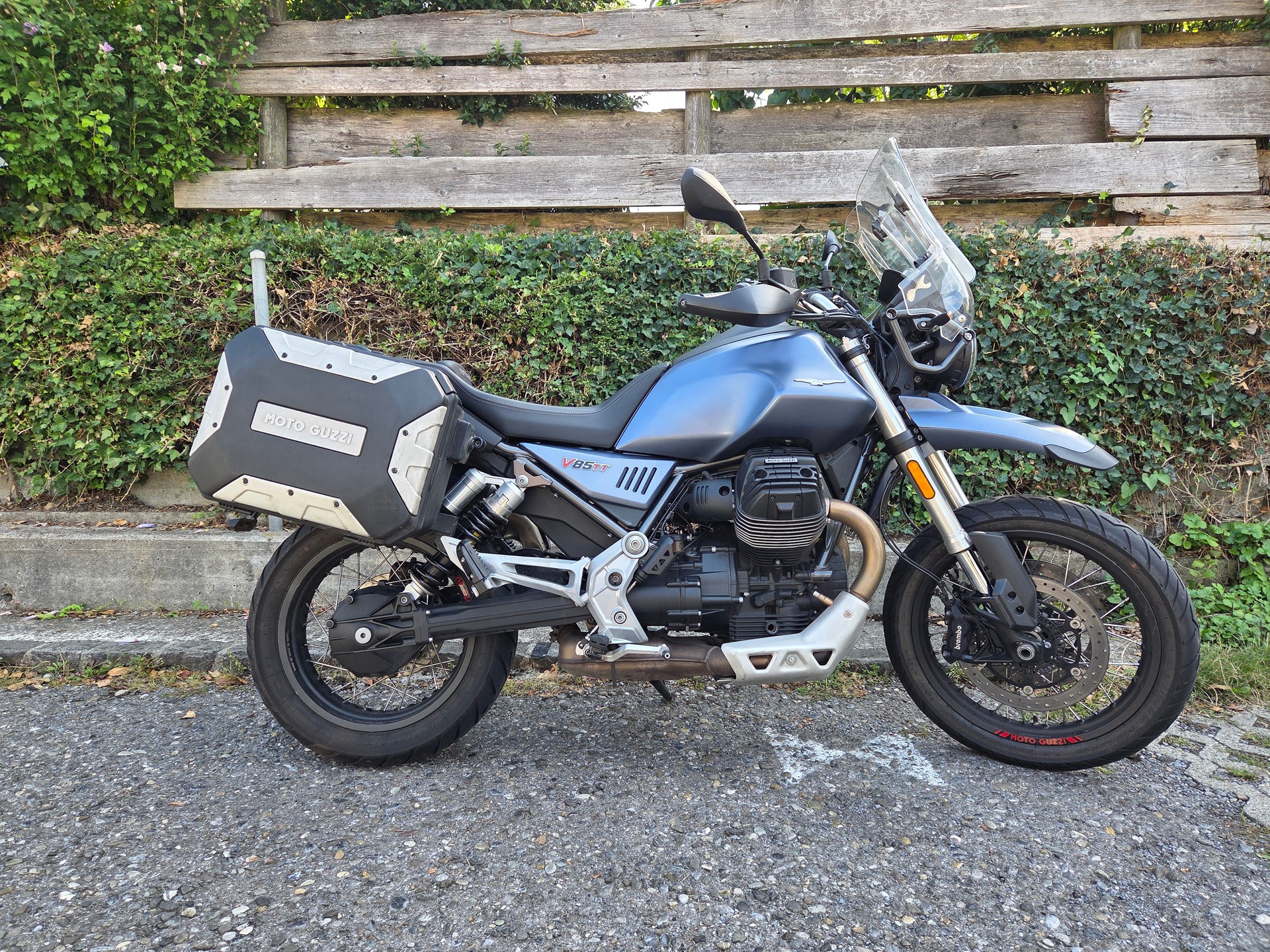 MOTO GUZZI V85 TT 850 ABS-image-3