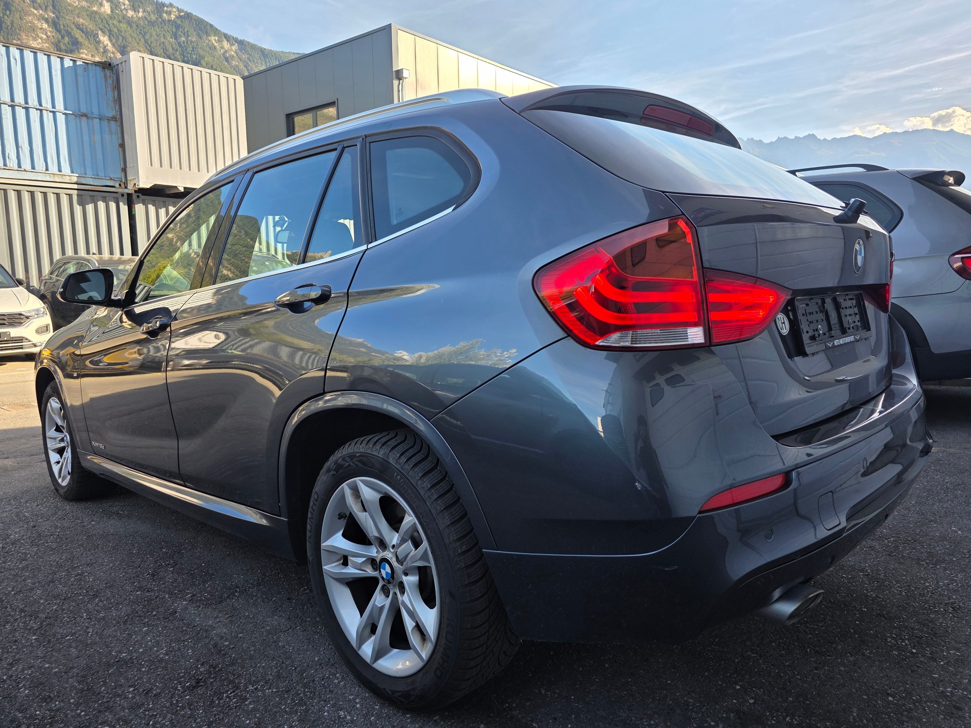 BMW X1 xDrive 18d Sport Line-showroom-element-2