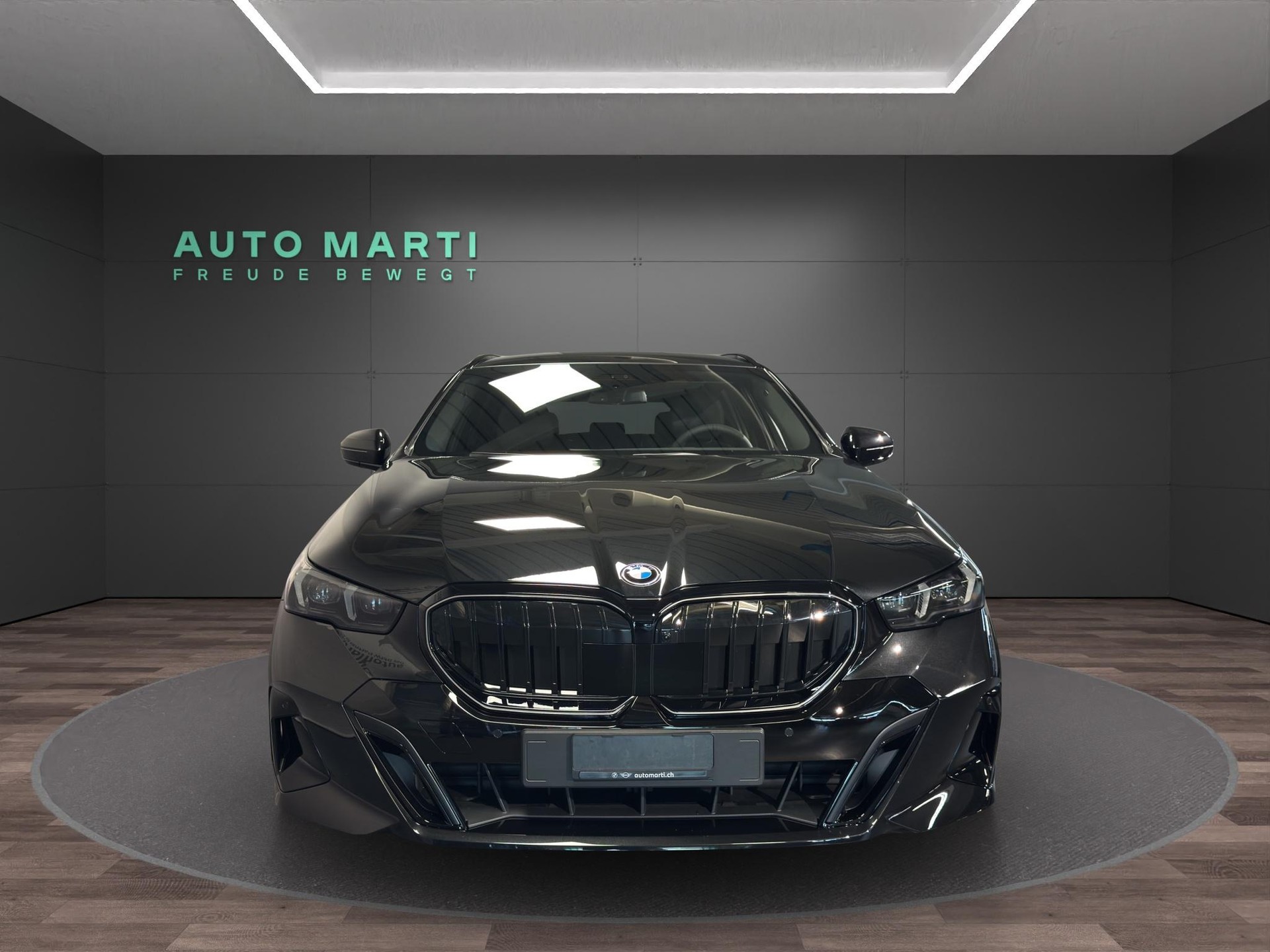 BMW 5er Reihe G61 Touring 540d xDrive-image-4