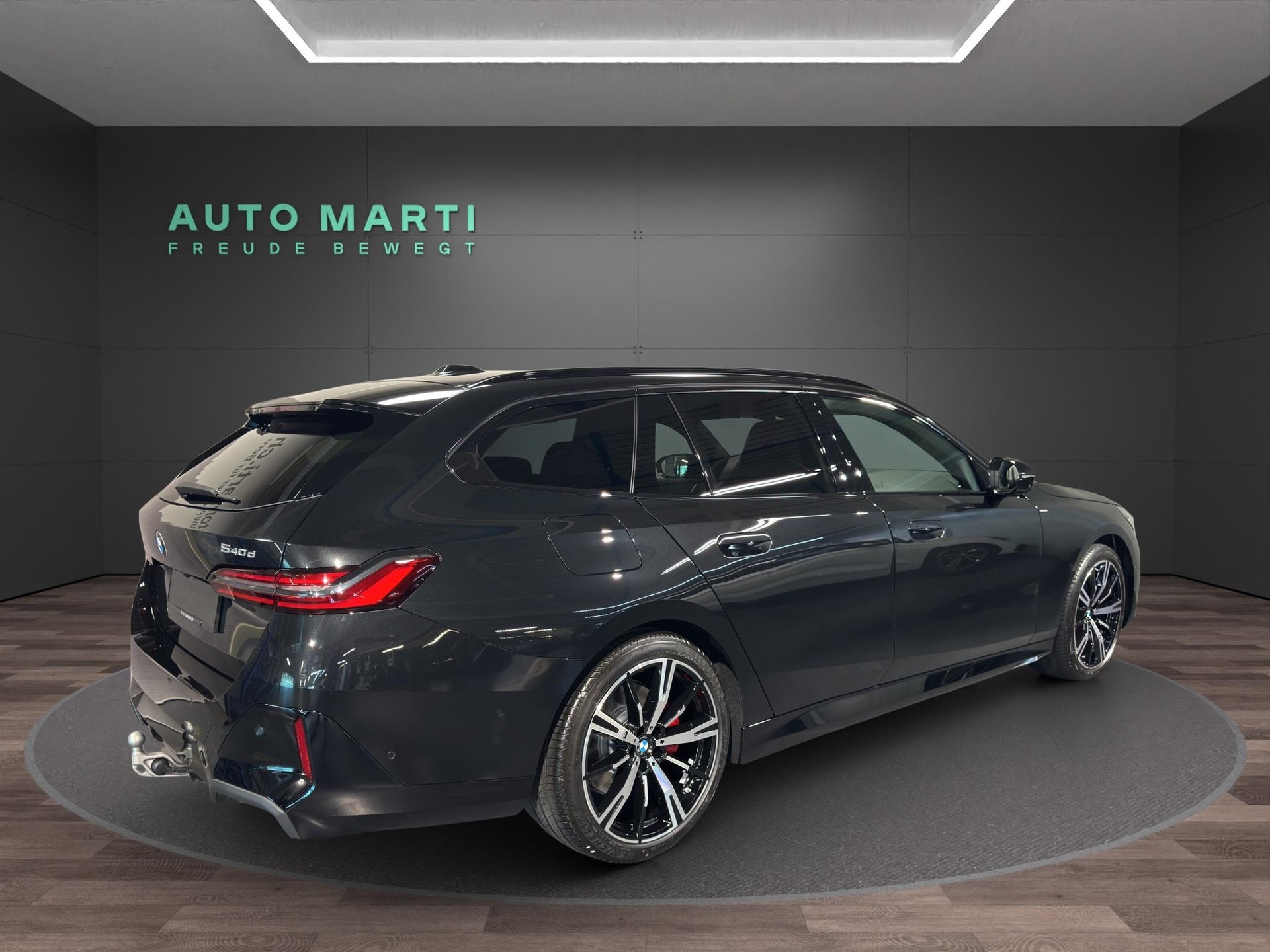 BMW 5er Reihe G61 Touring 540d xDrive-showroom-element-3