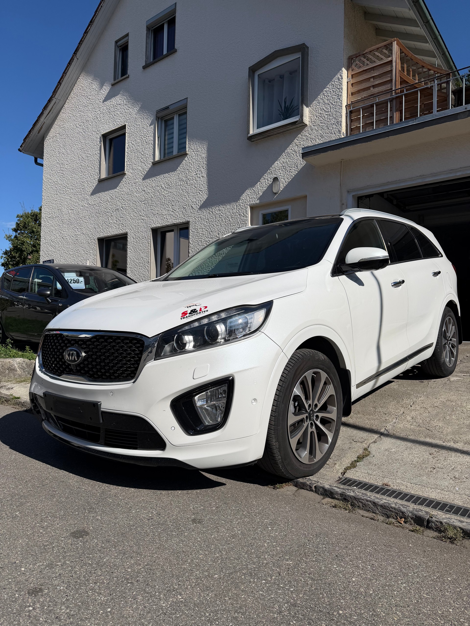 KIA Sorento 2.2 CRDI Style 7P. Automatic