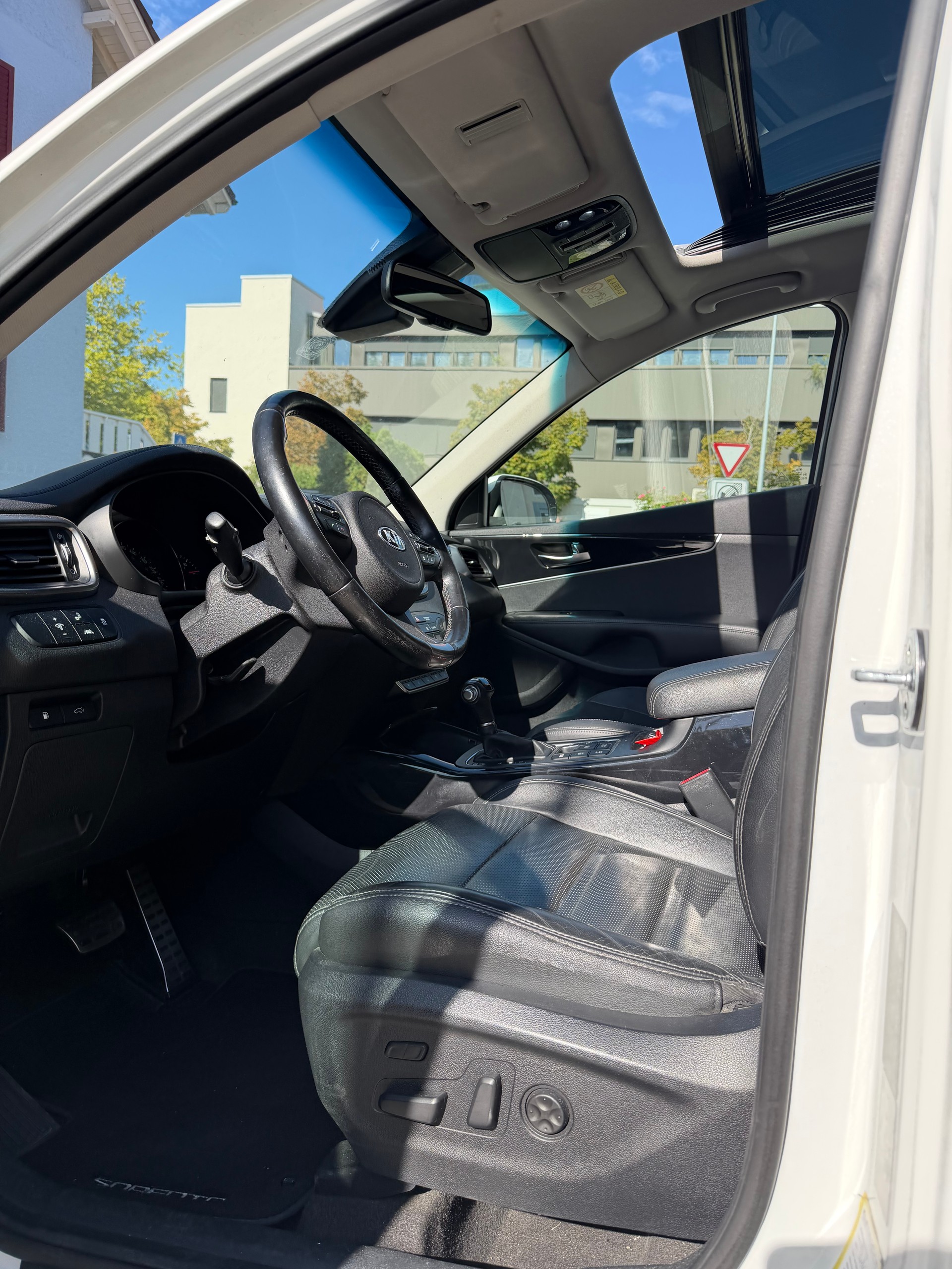 KIA Sorento 2.2 CRDI Style 7P. Automatic-image-7