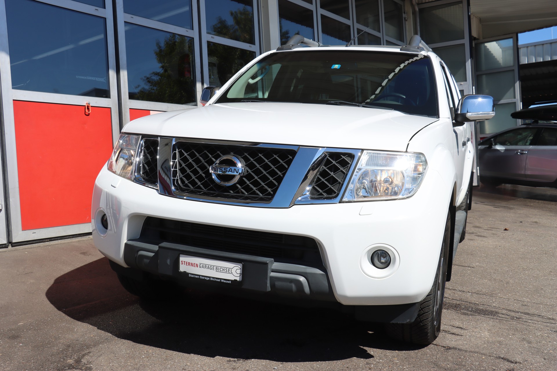 NISSAN Navara V6 Double Cab LE 3.0 dCi 4WD LB Automat-showroom-element-1
