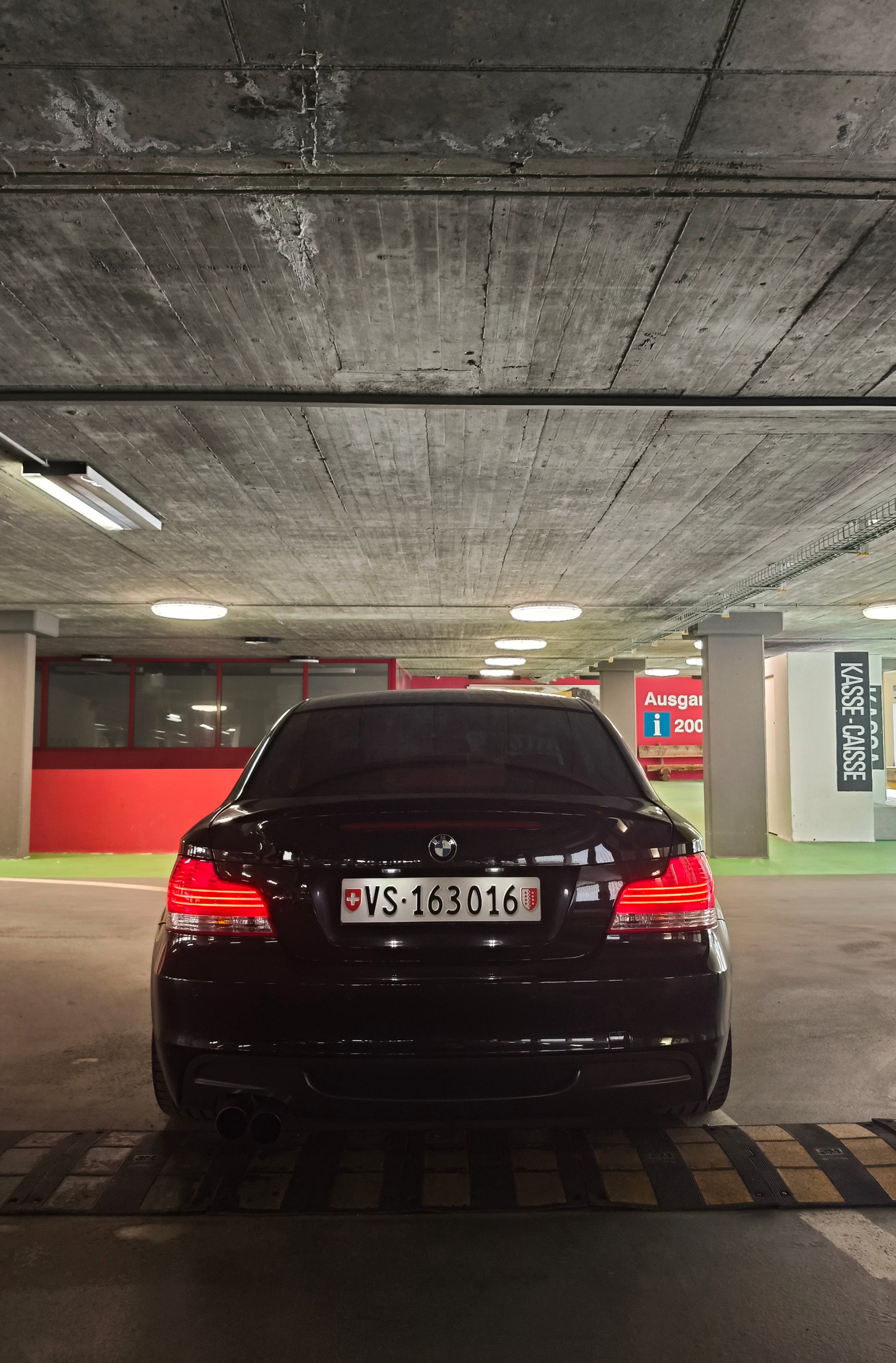 BMW 135i-image-4