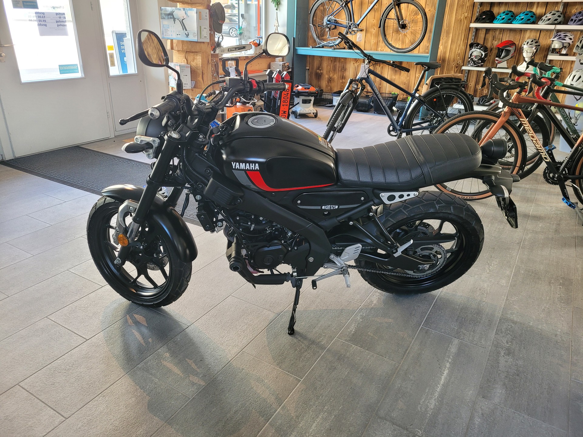 YAMAHA XSR 125-image-3