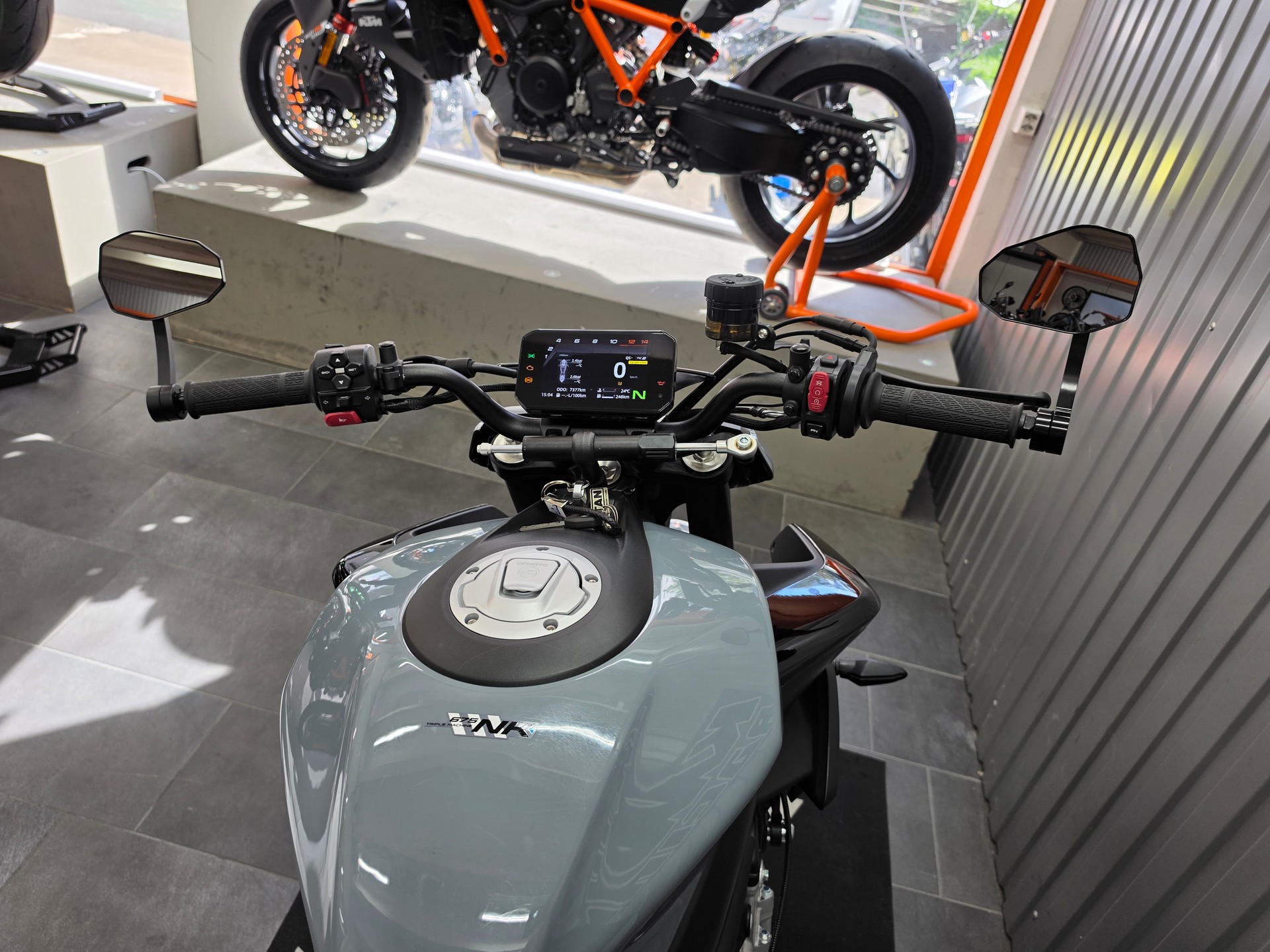 CF MOTO 675NK-image-8