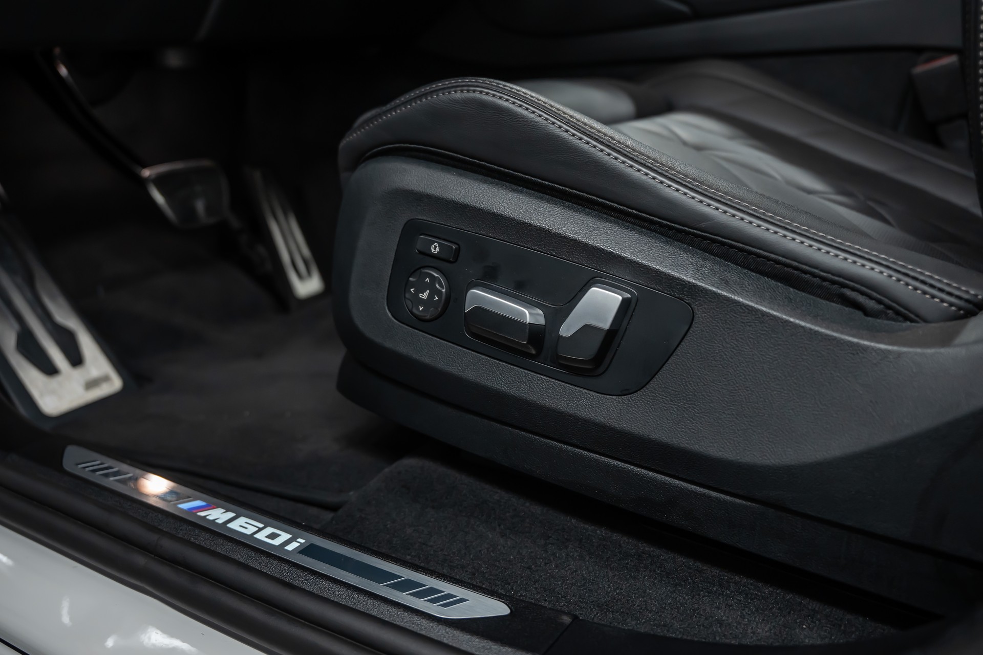 BMW X6 xDrive 48V M60i M Sport Pro Steptronic *Sky-Lounge*Fahrassistenz*Ambient Air*-image-21