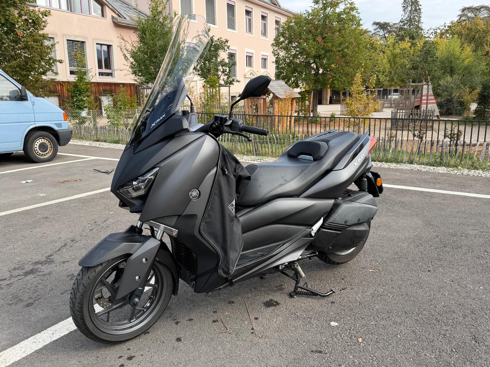 YAMAHA X-Max CZD 300 ABS-image-1