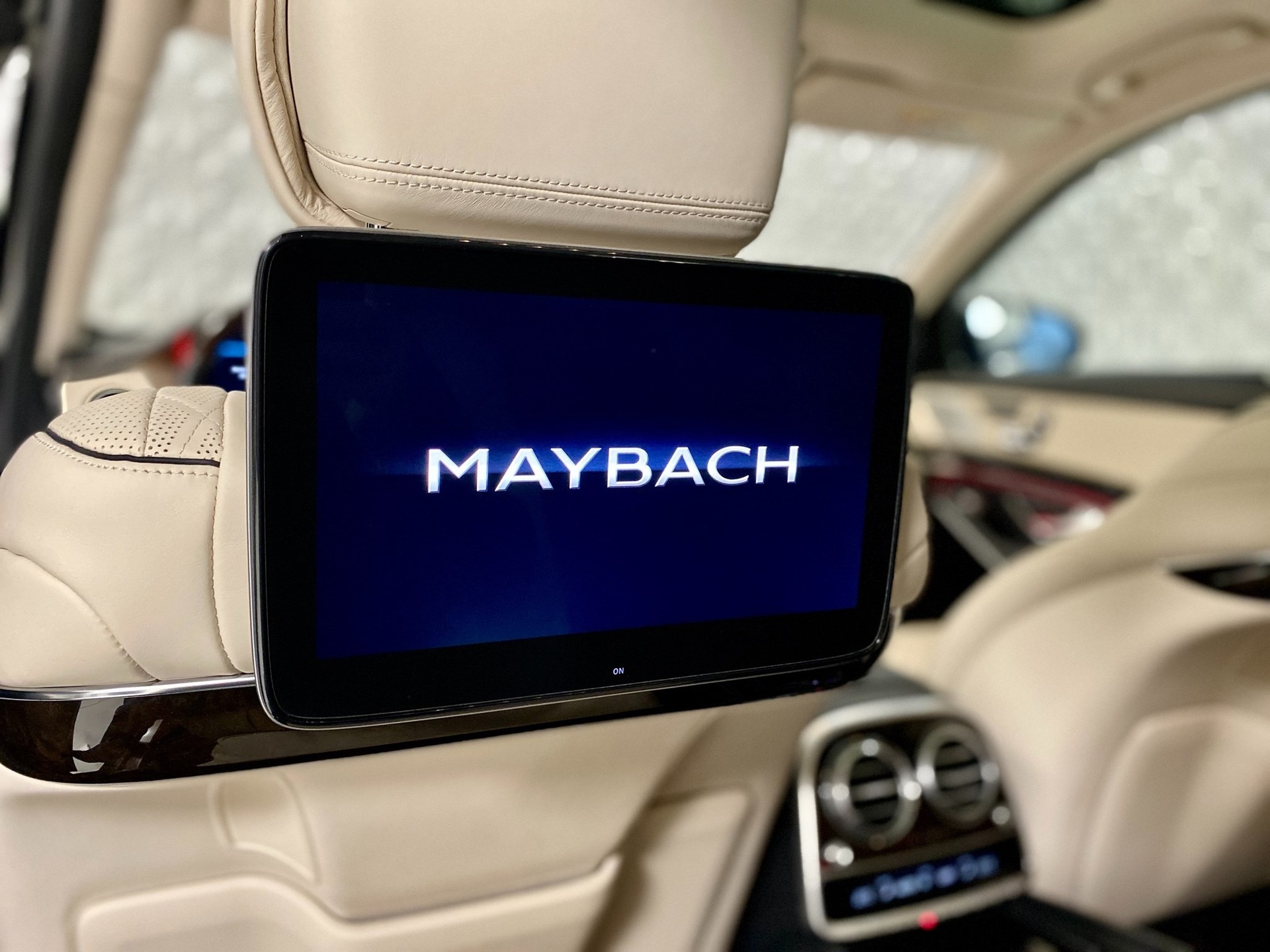 MERCEDES-BENZ S 560 Maybach 4Matic 9G-Tronic-image-15