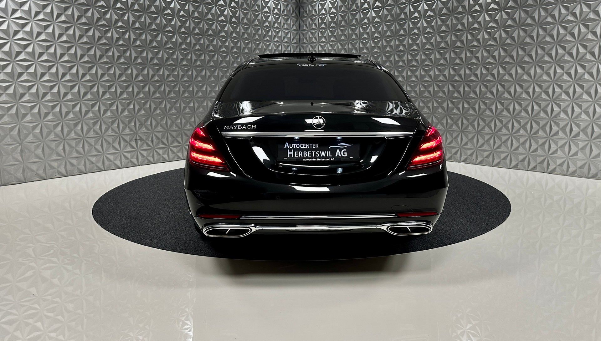 MERCEDES-BENZ S 560 Maybach 4Matic 9G-Tronic-image-5