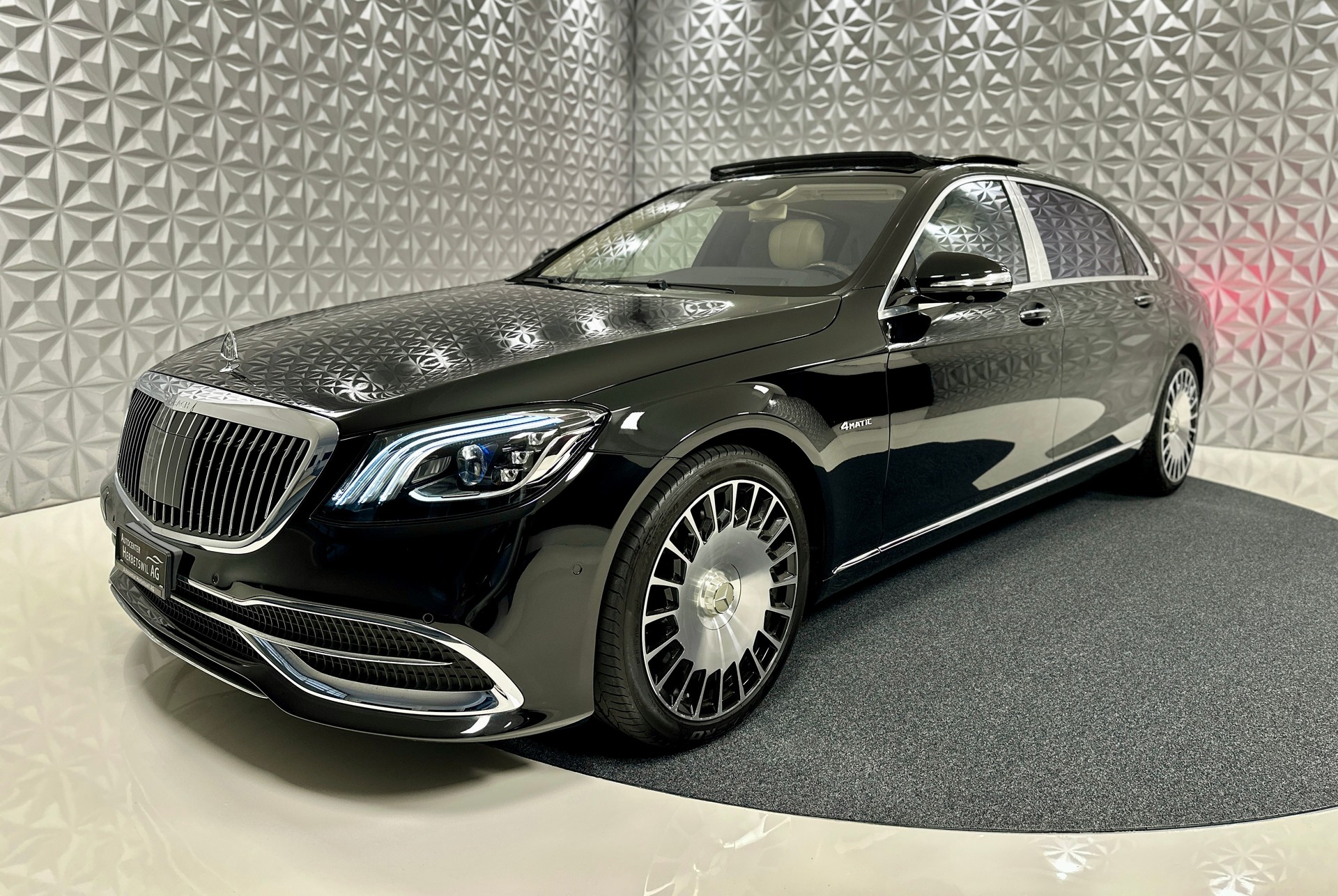 MERCEDES-BENZ S 560 Maybach 4Matic 9G-Tronic-image-8