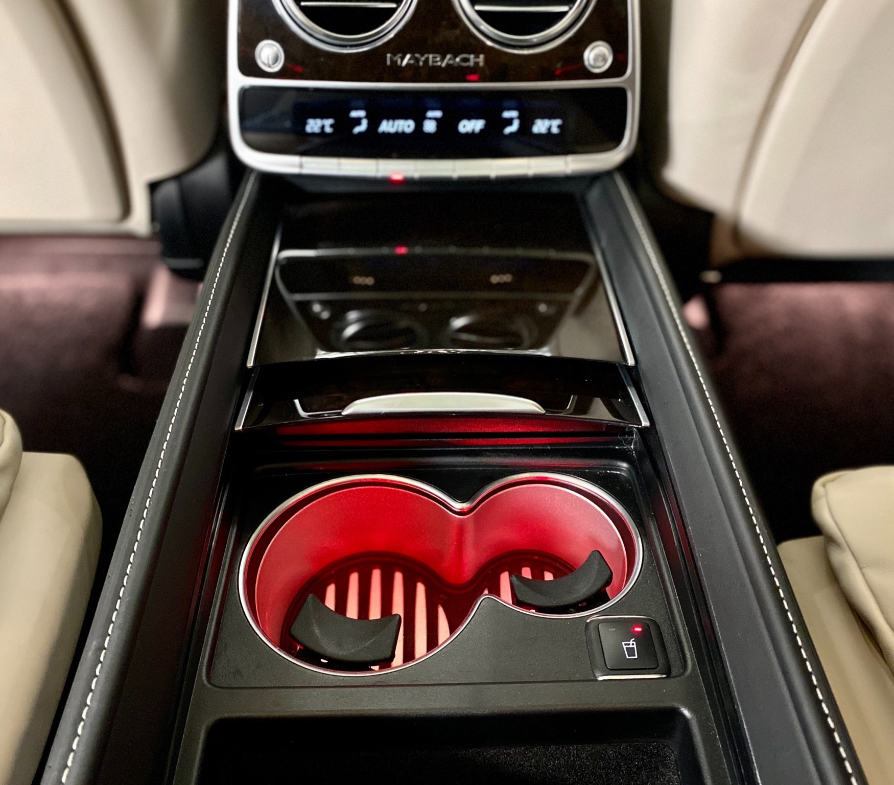 MERCEDES-BENZ S 560 Maybach 4Matic 9G-Tronic-image-22