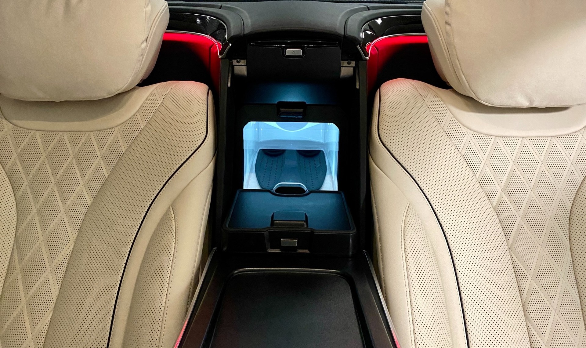 MERCEDES-BENZ S 560 Maybach 4Matic 9G-Tronic-image-19