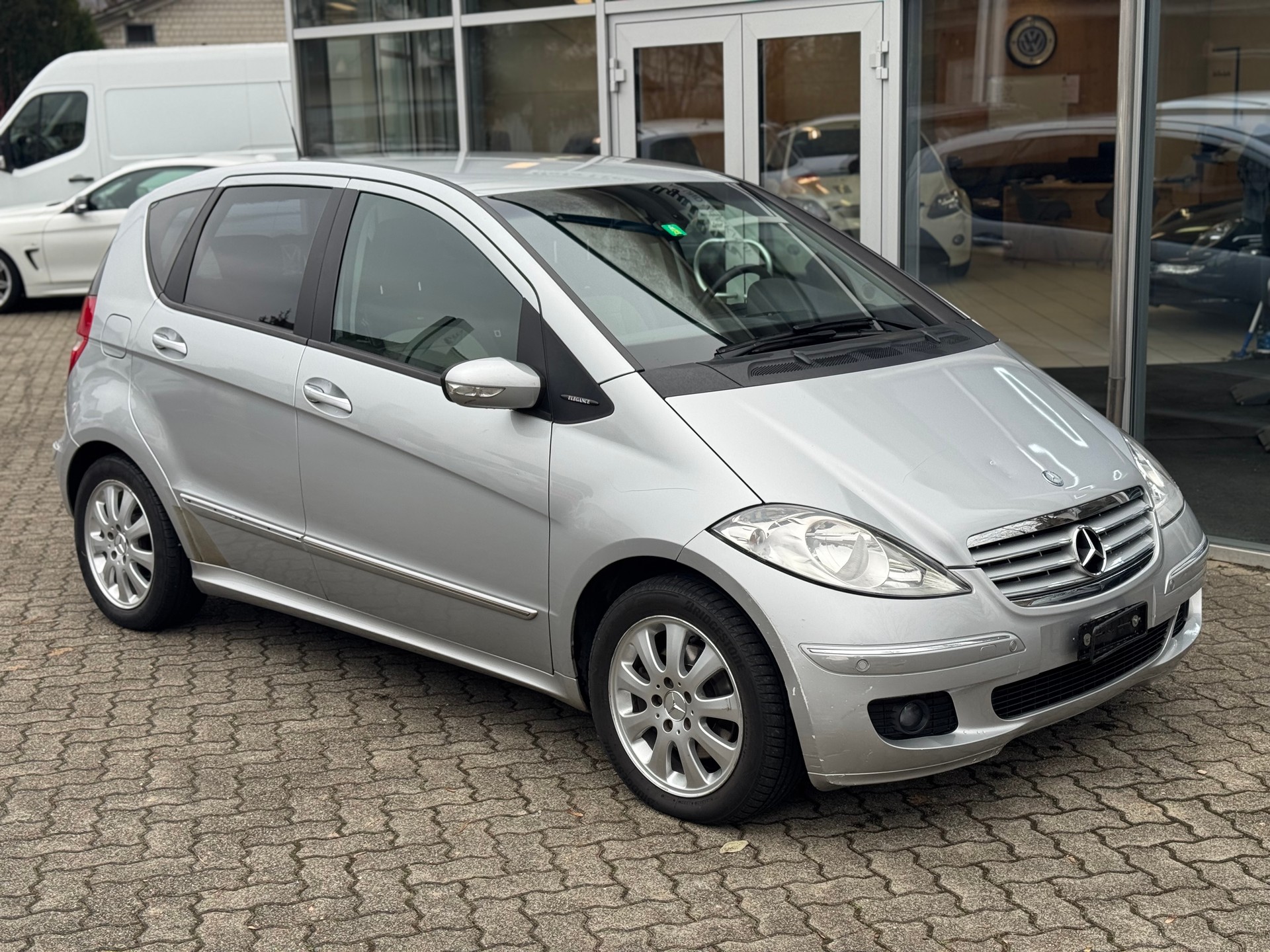 MERCEDES-BENZ A 200-image-1