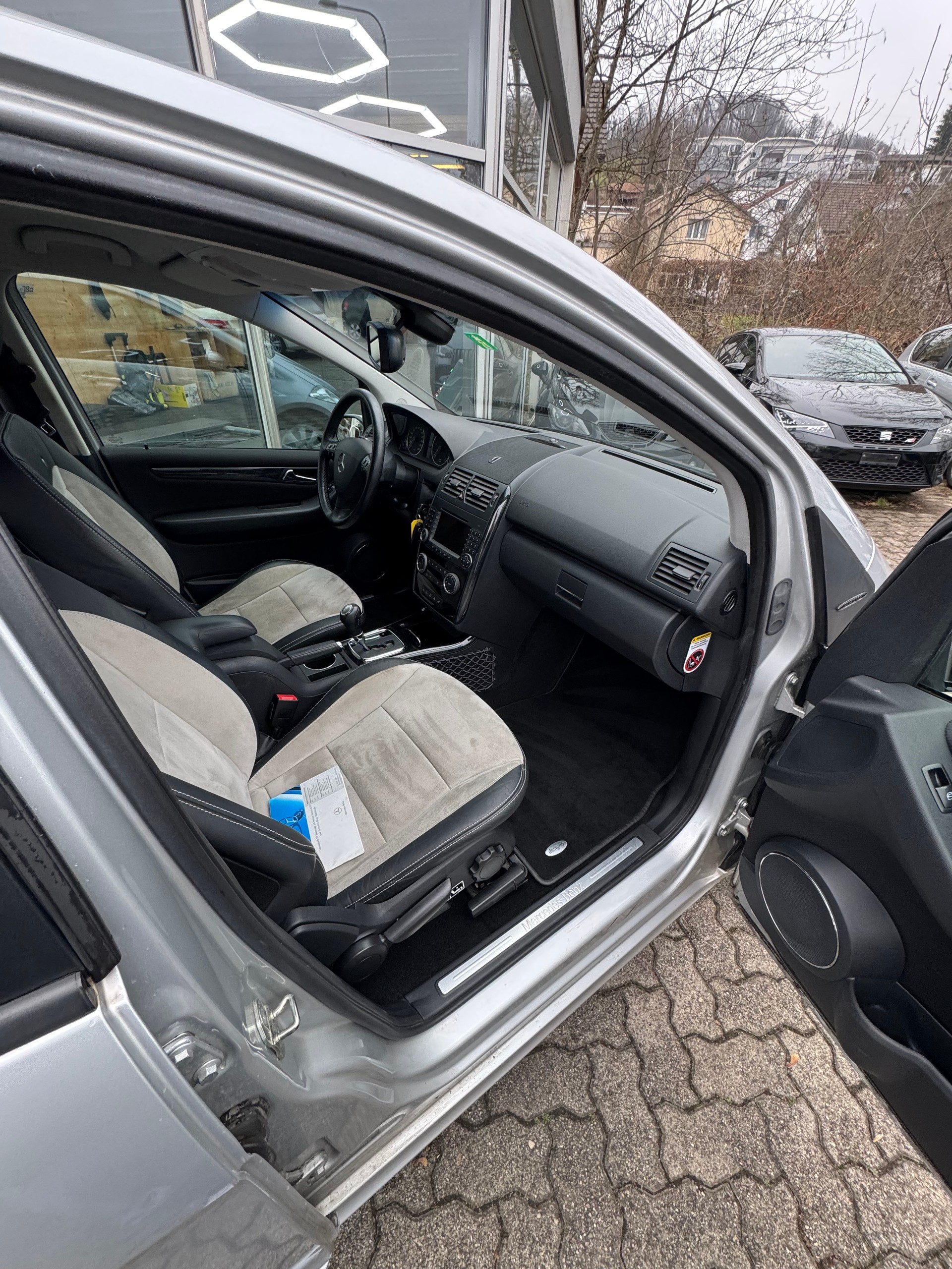 MERCEDES-BENZ A 200-image-5