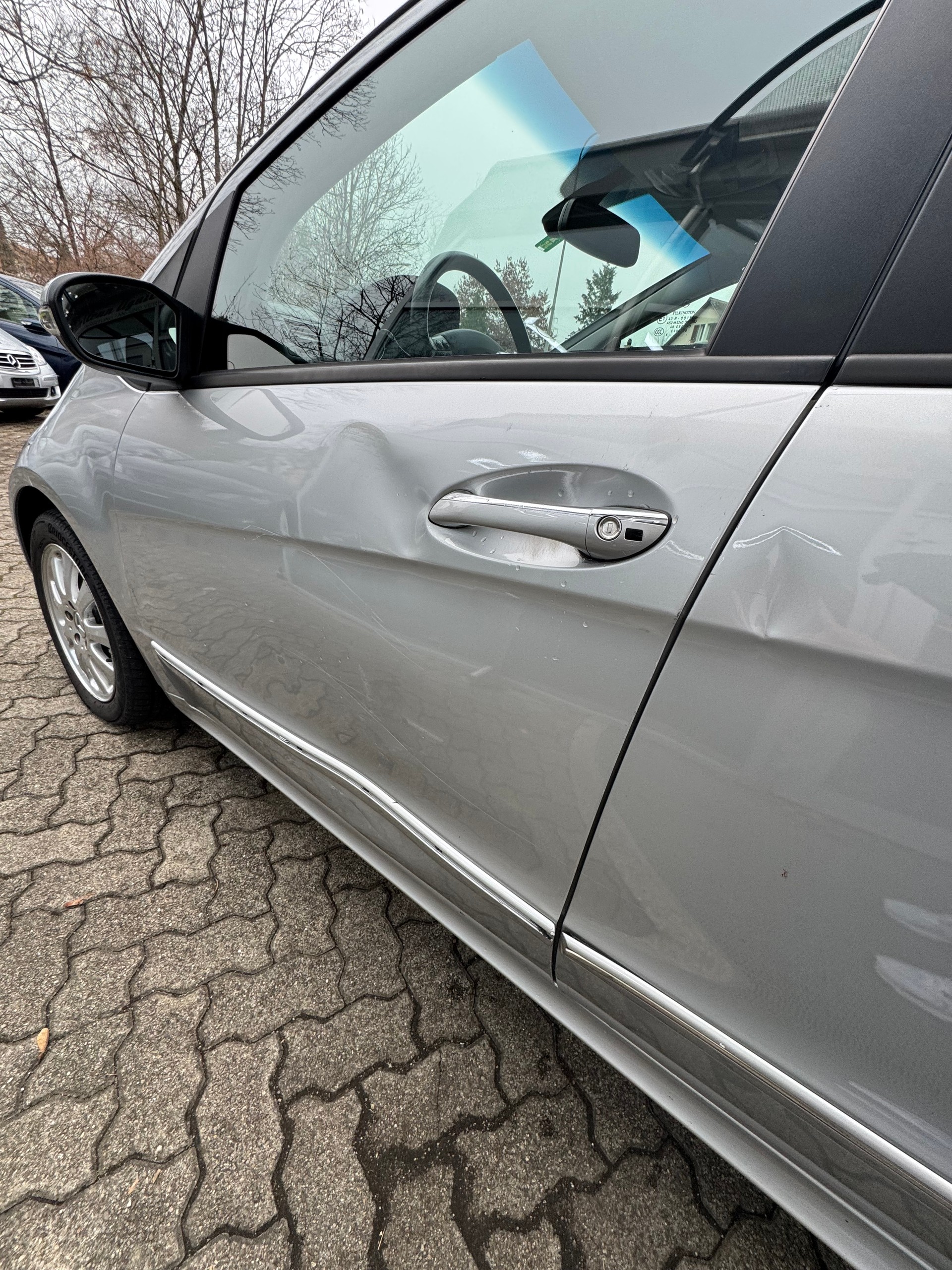 MERCEDES-BENZ A 200-image-10