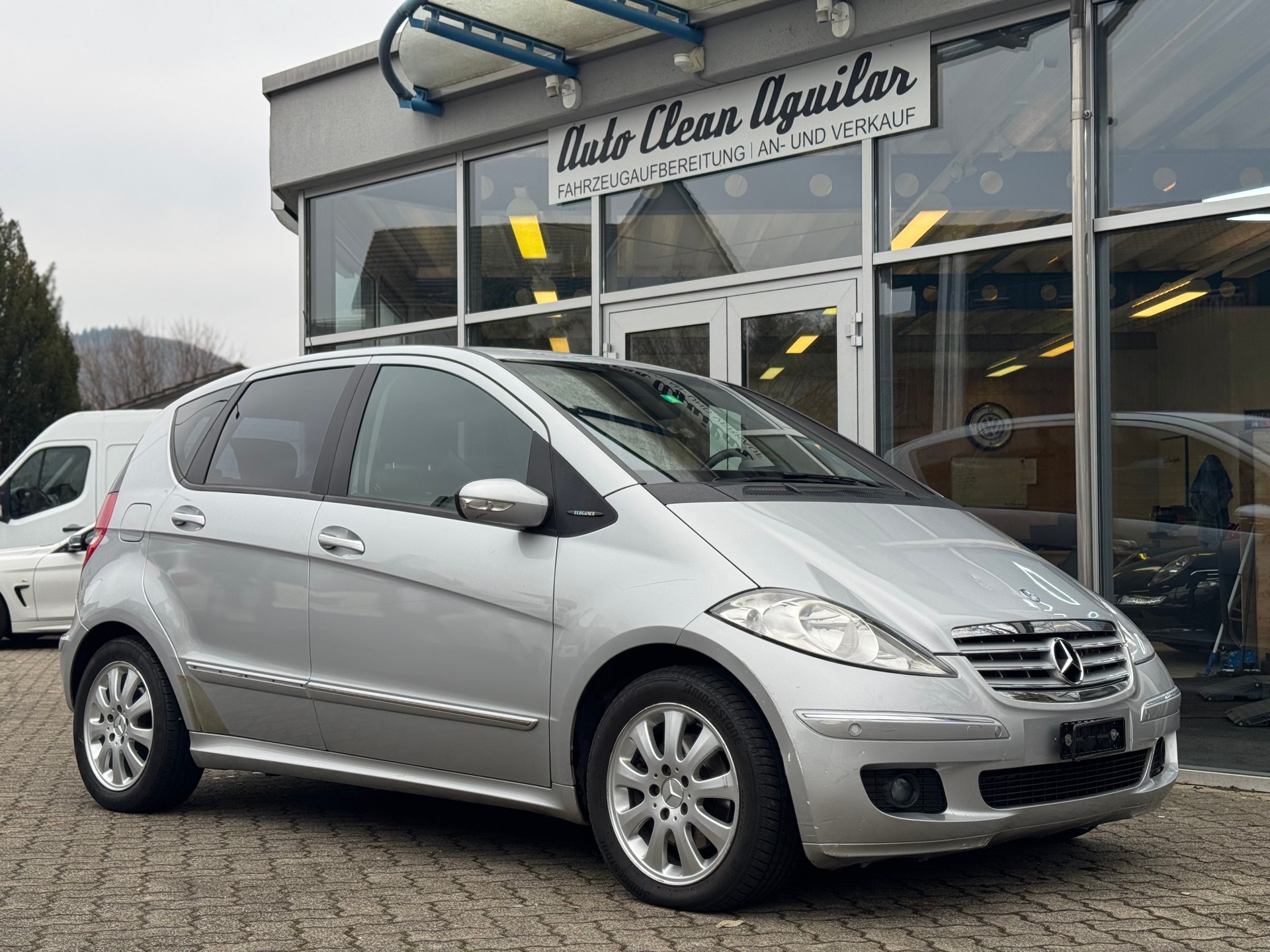 MERCEDES-BENZ A 200