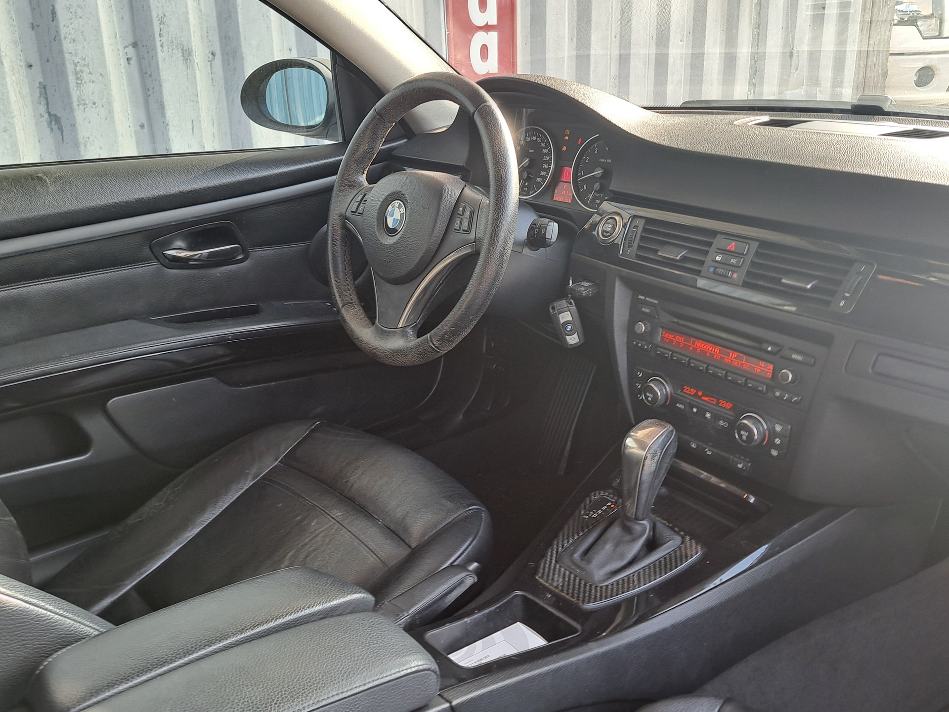 BMW 325xi Coupé-image-4