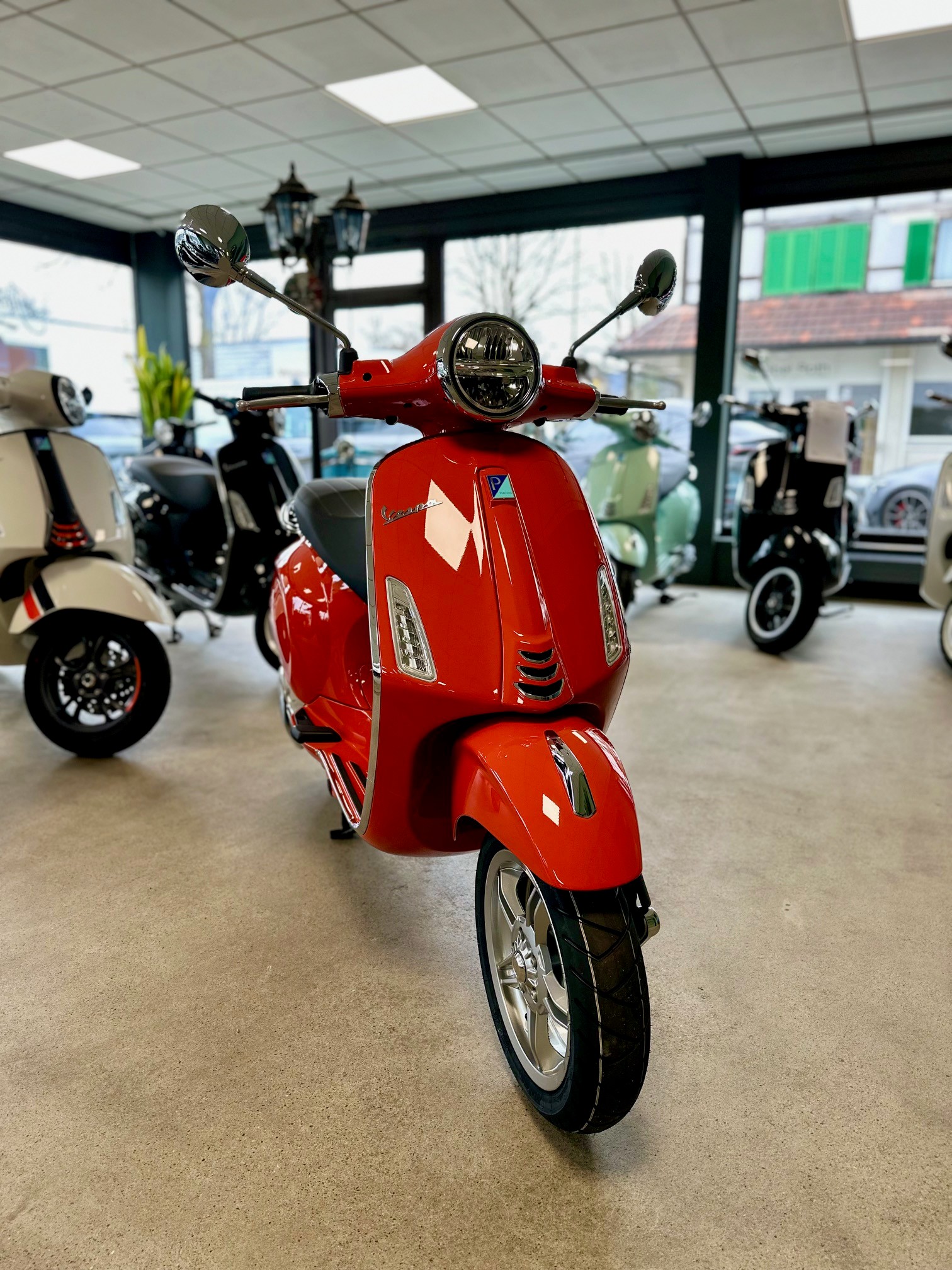 PIAGGIO Vespa 125 Primavera-image-0