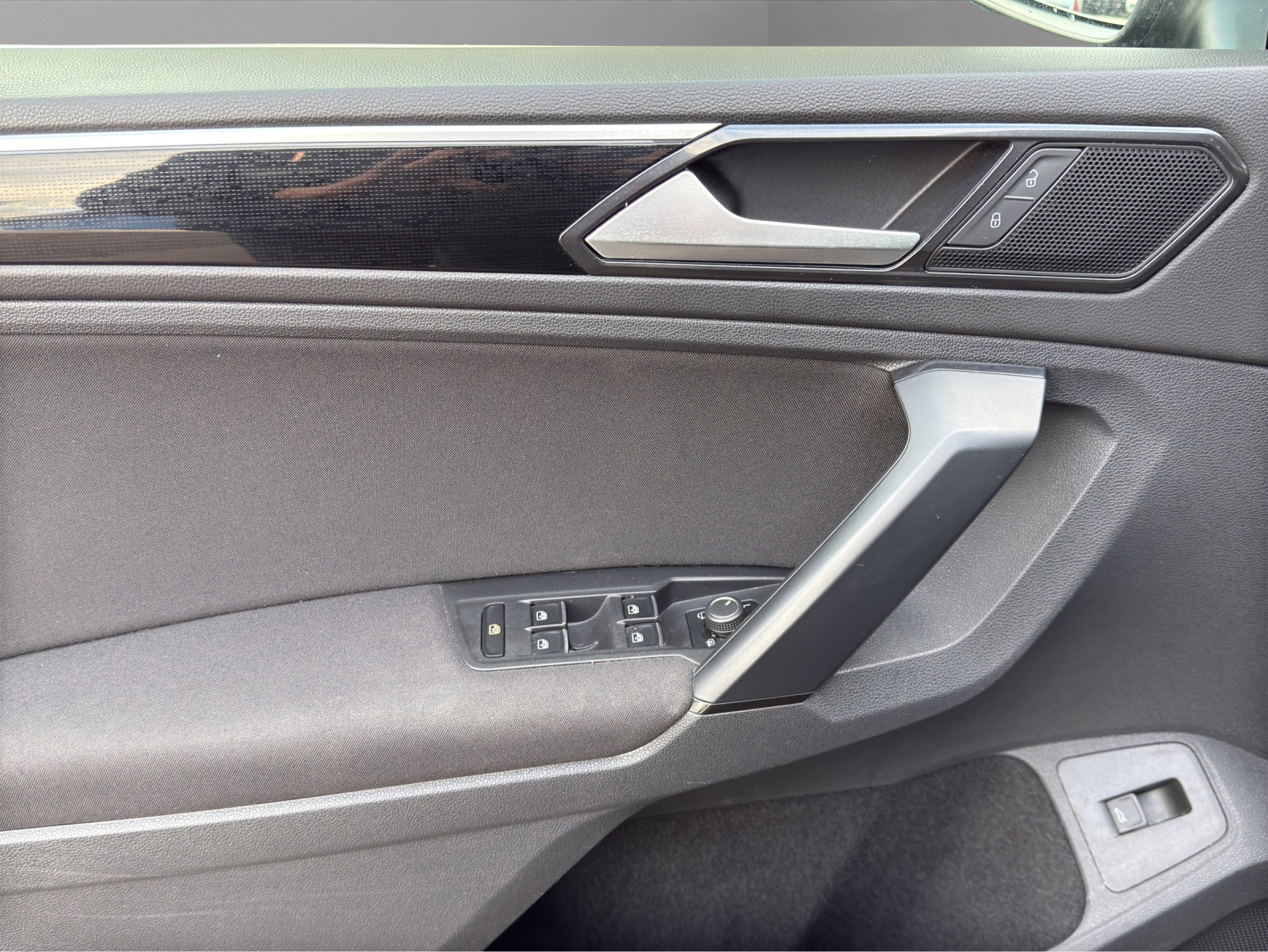 VW Tiguan 2.0TSI Sound 4Motion DSG-image-11