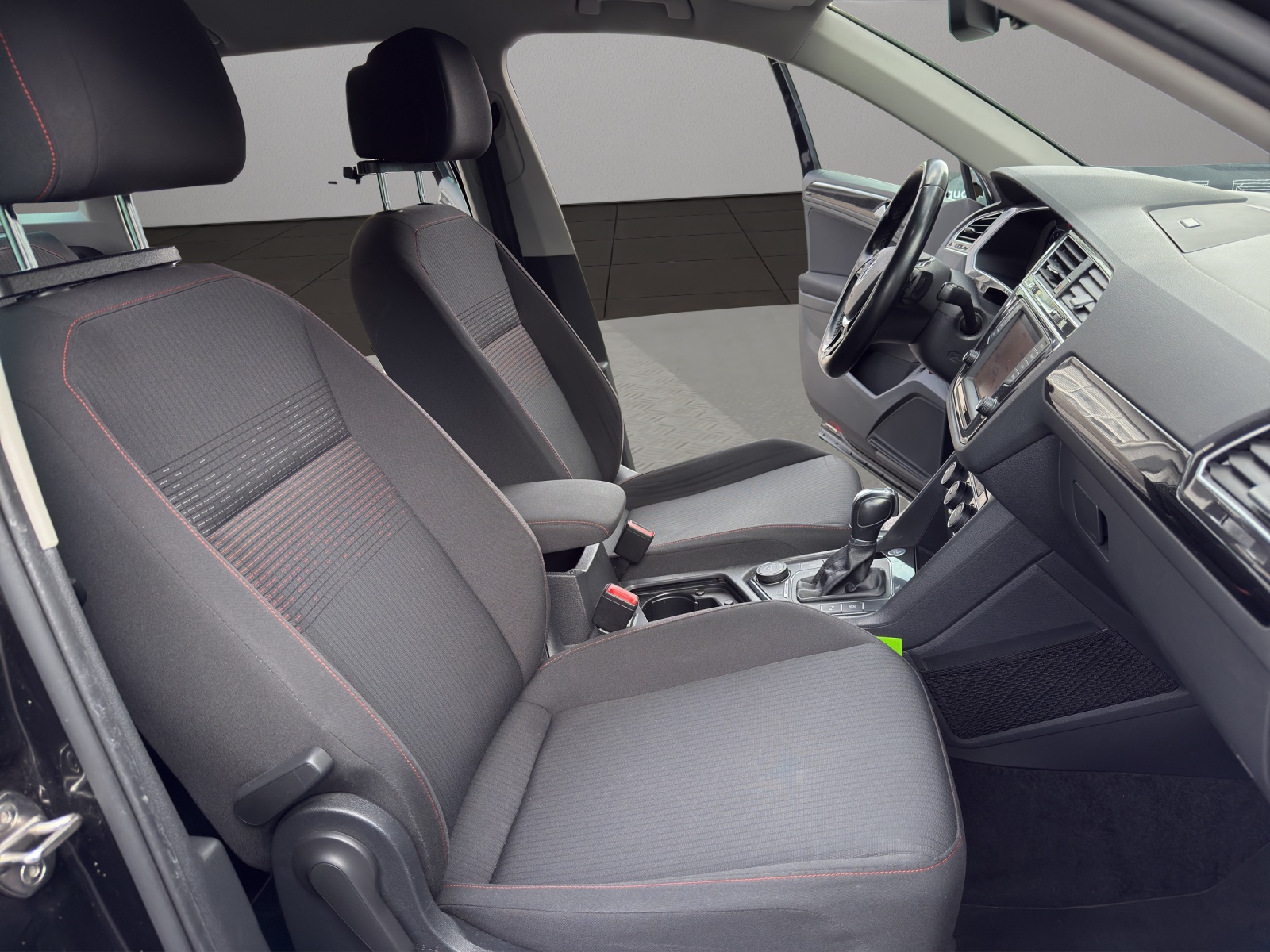 VW Tiguan 2.0TSI Sound 4Motion DSG-image-16