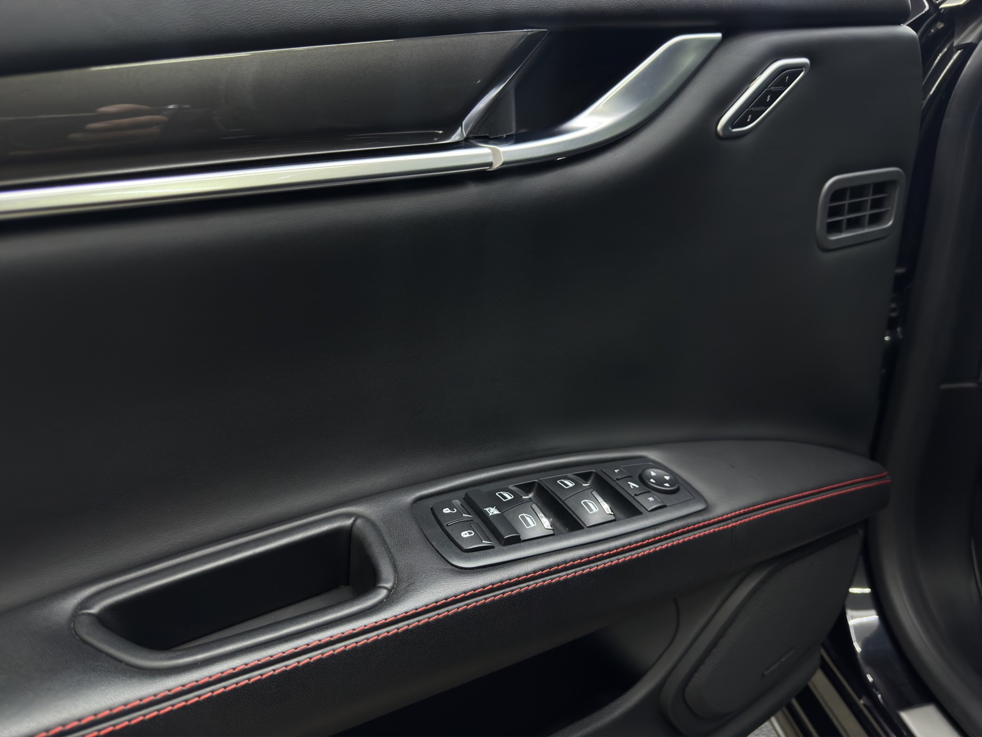 MASERATI Ghibli 3.0 V6 GranSport Automatica-image-28